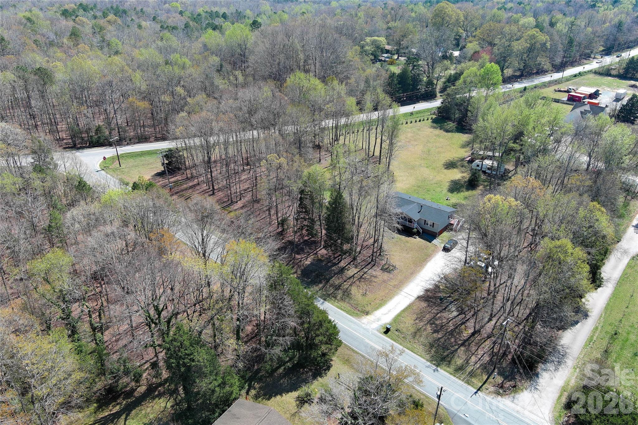 main property photo 40