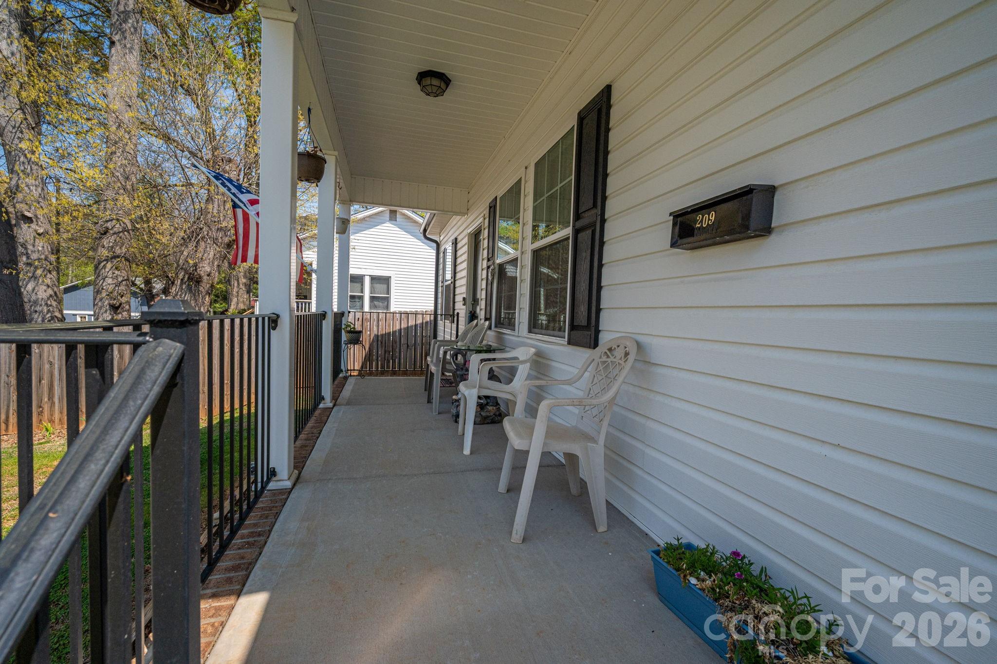 main property photo 28