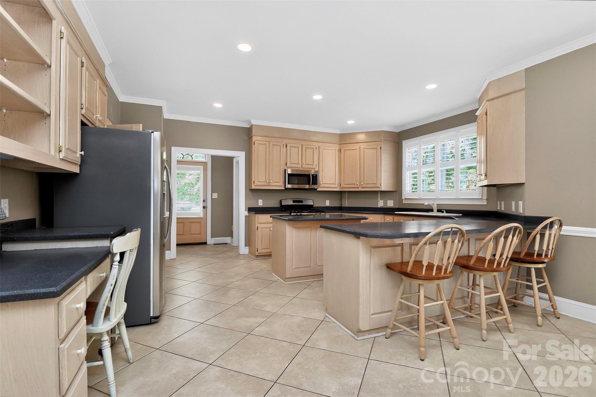 main property photo 18