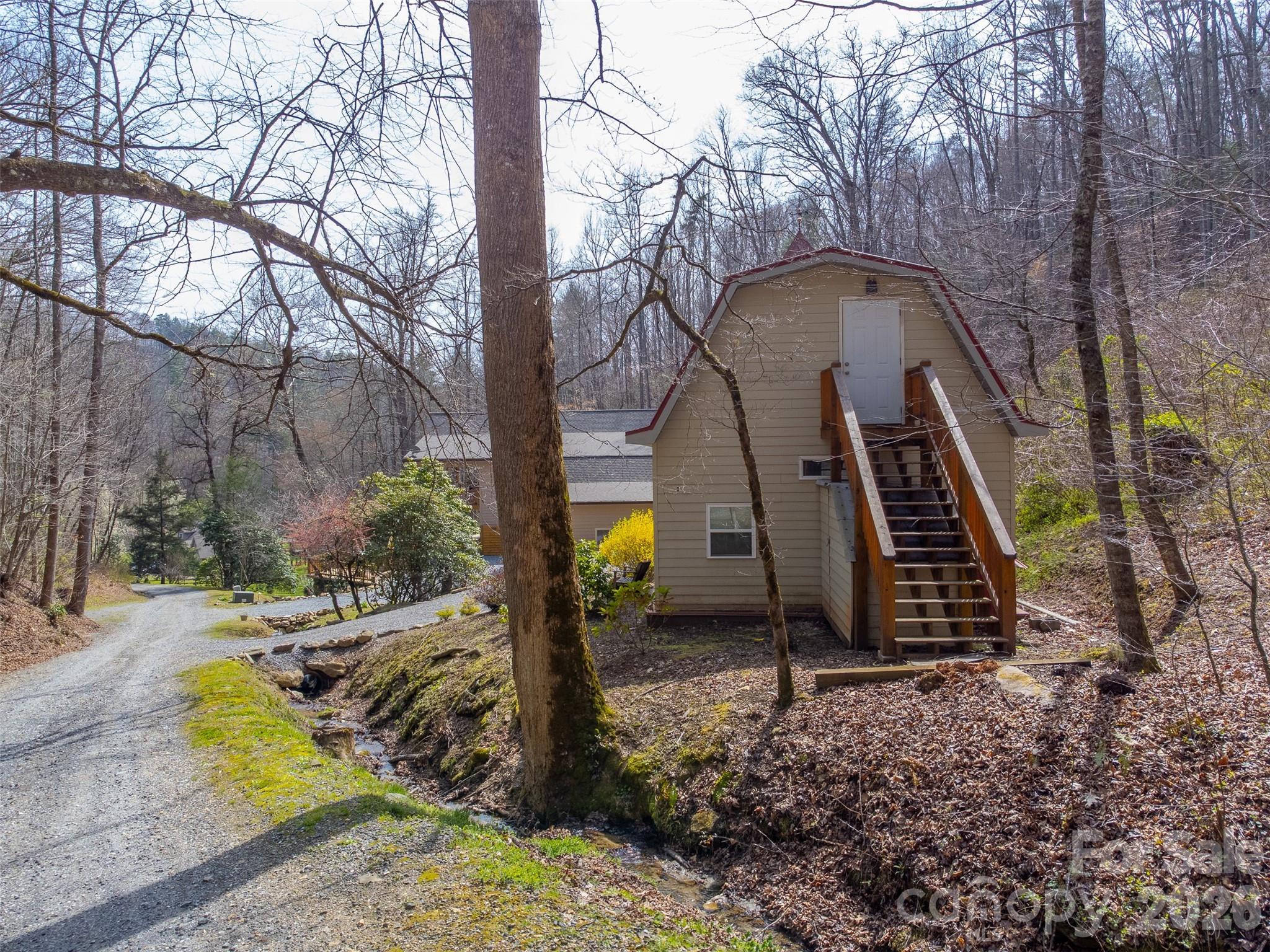 main property photo 37