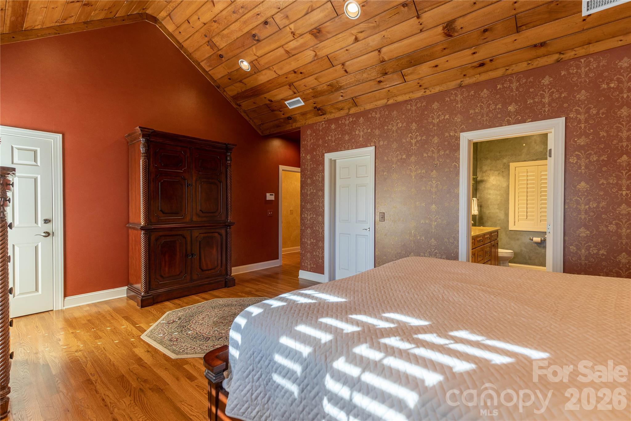 main property photo 14