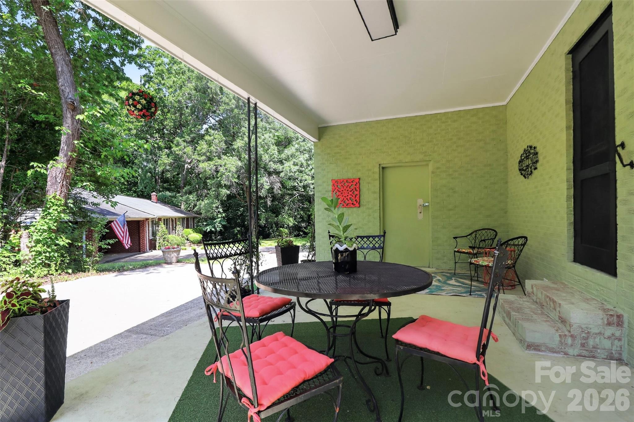 main property photo 27