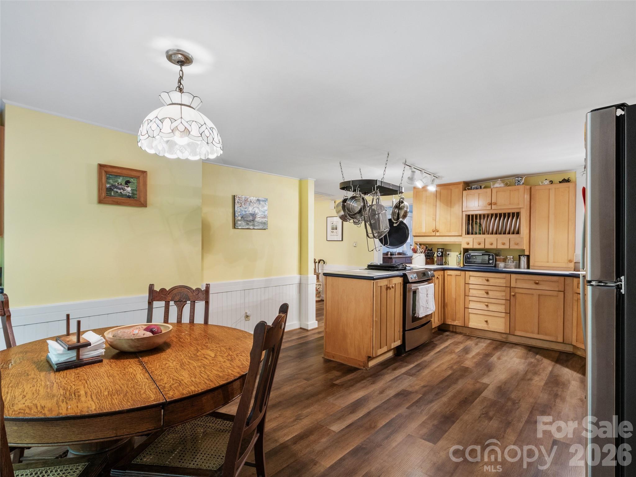 main property photo 13