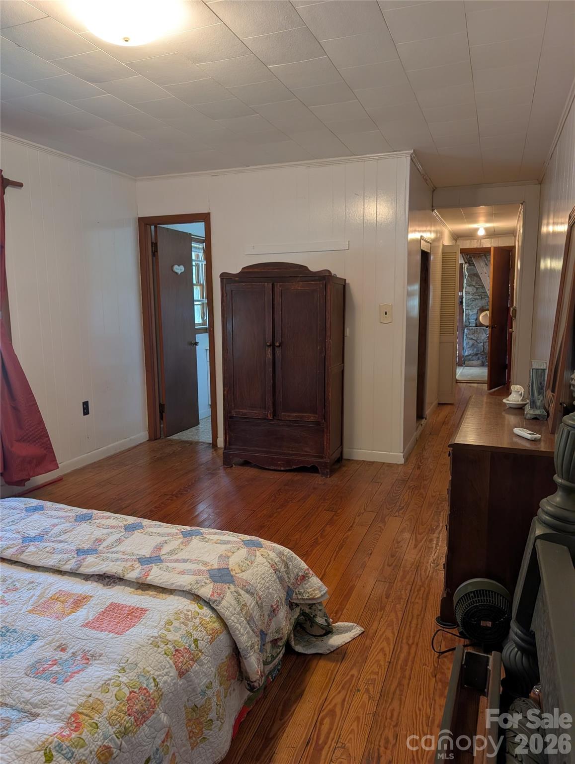 main property photo 13