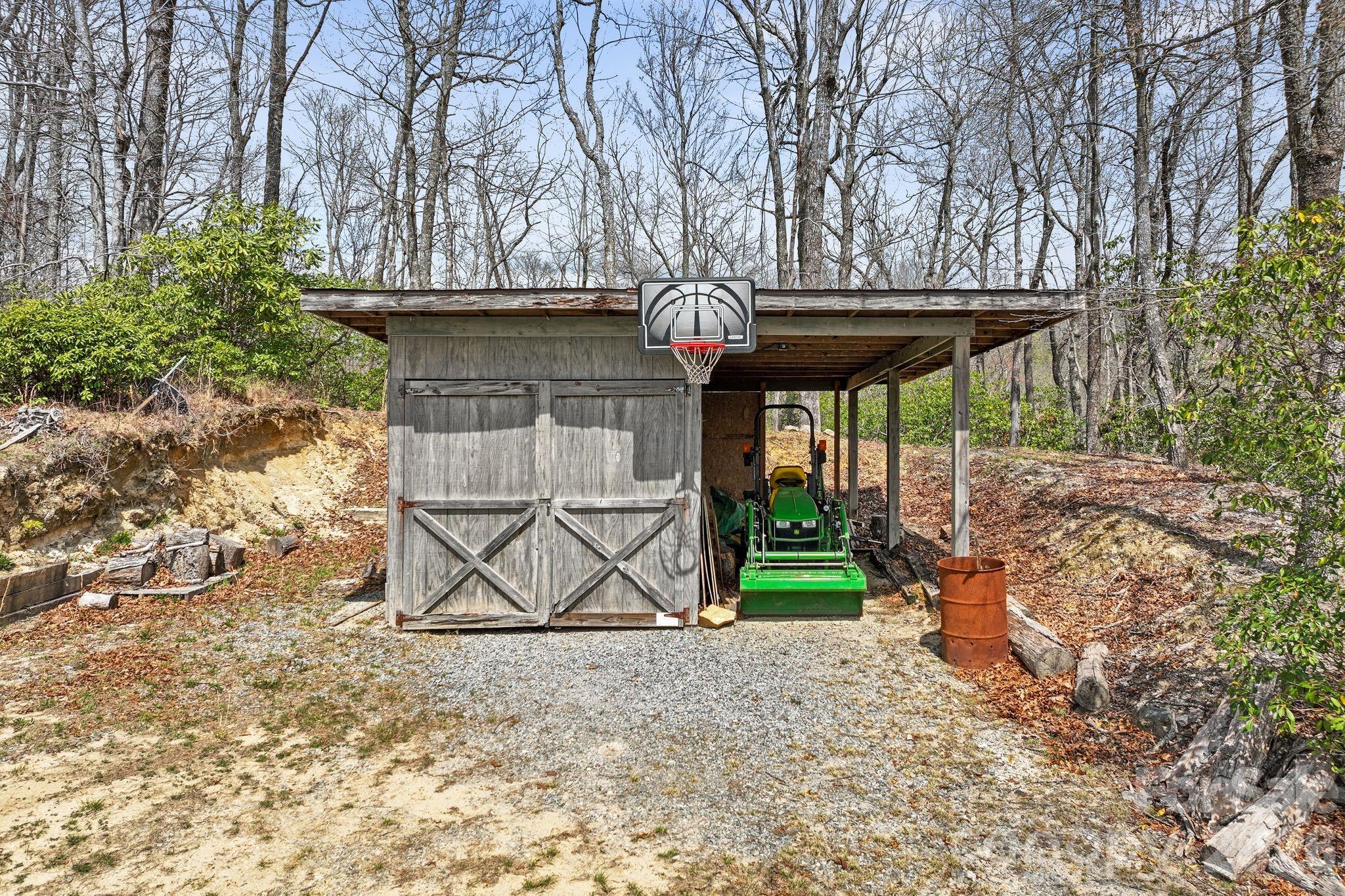 main property photo 28