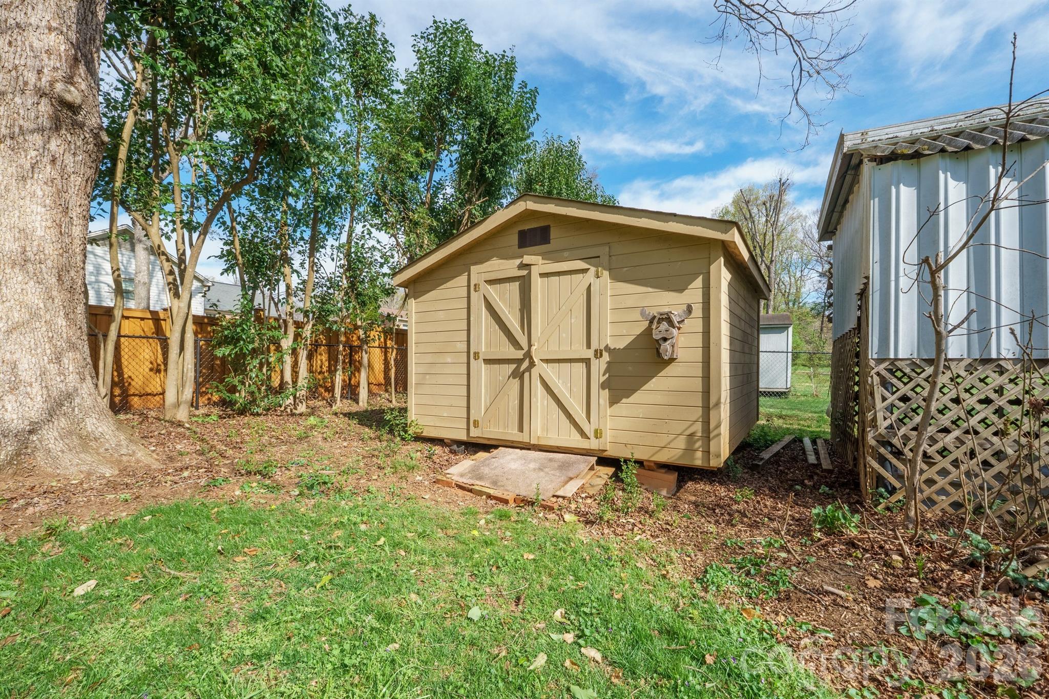 main property photo 36