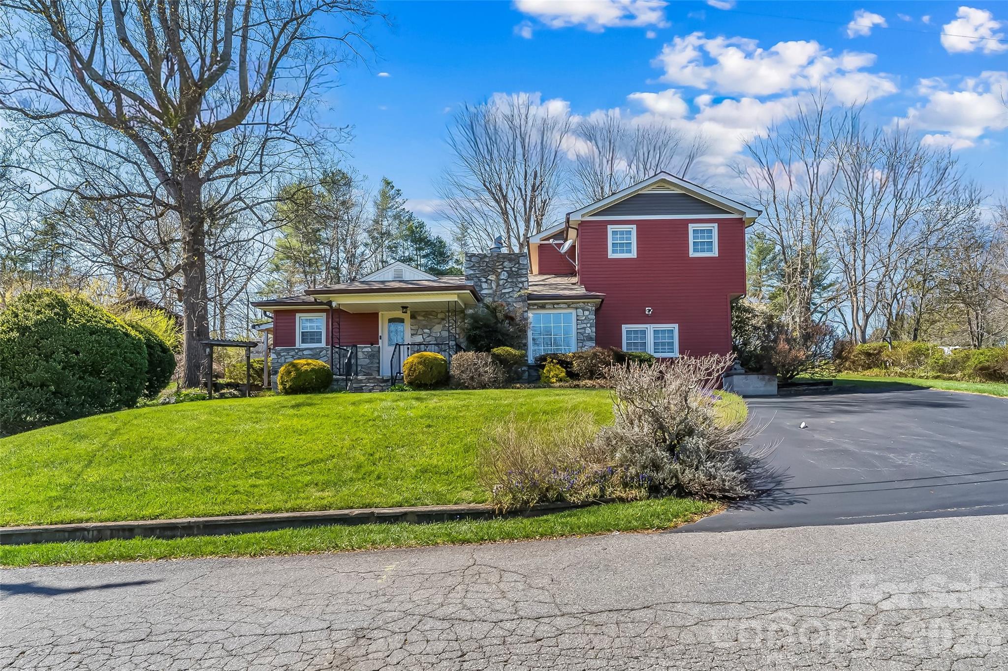 main property photo 40