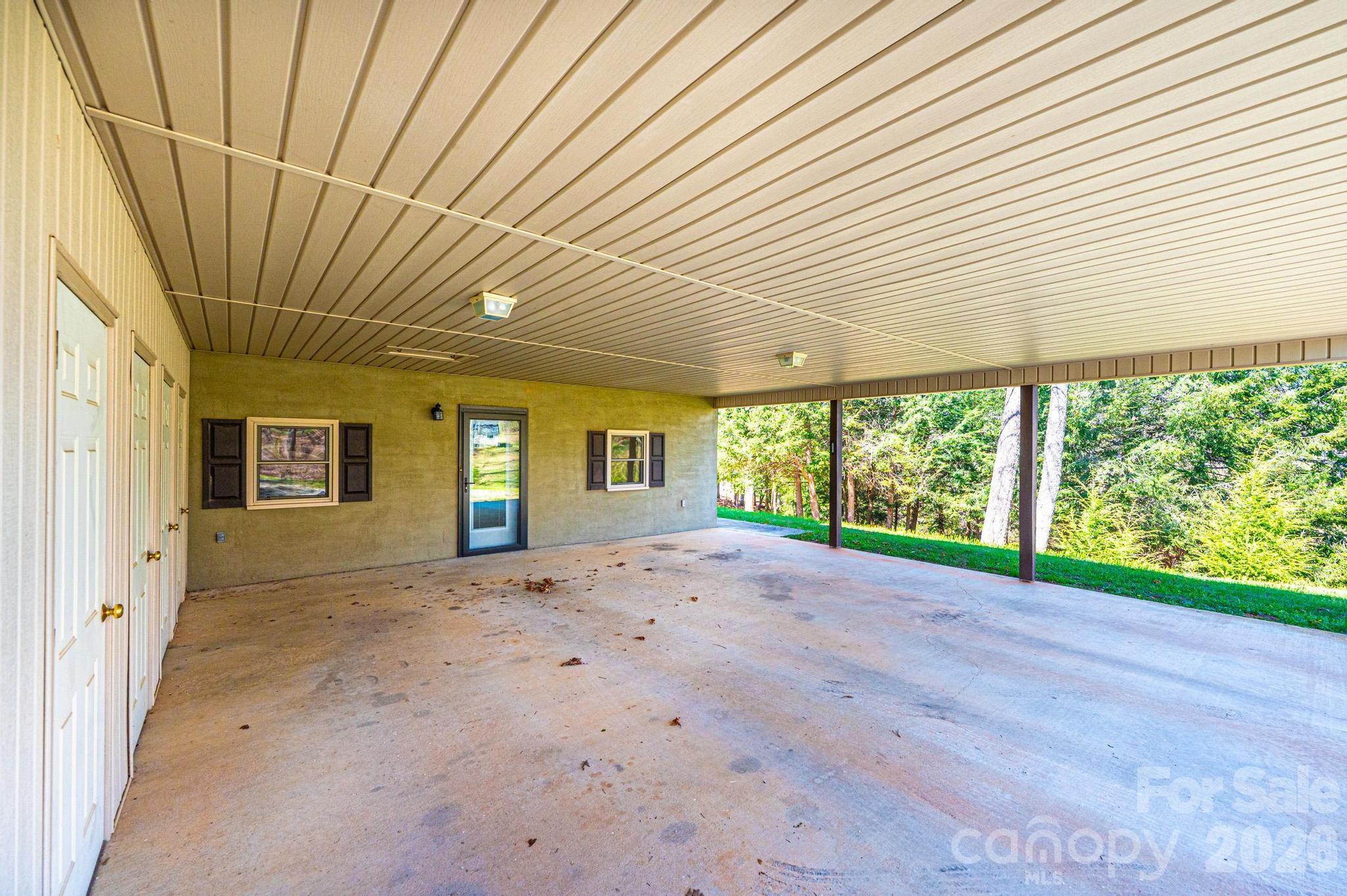 main property photo 11