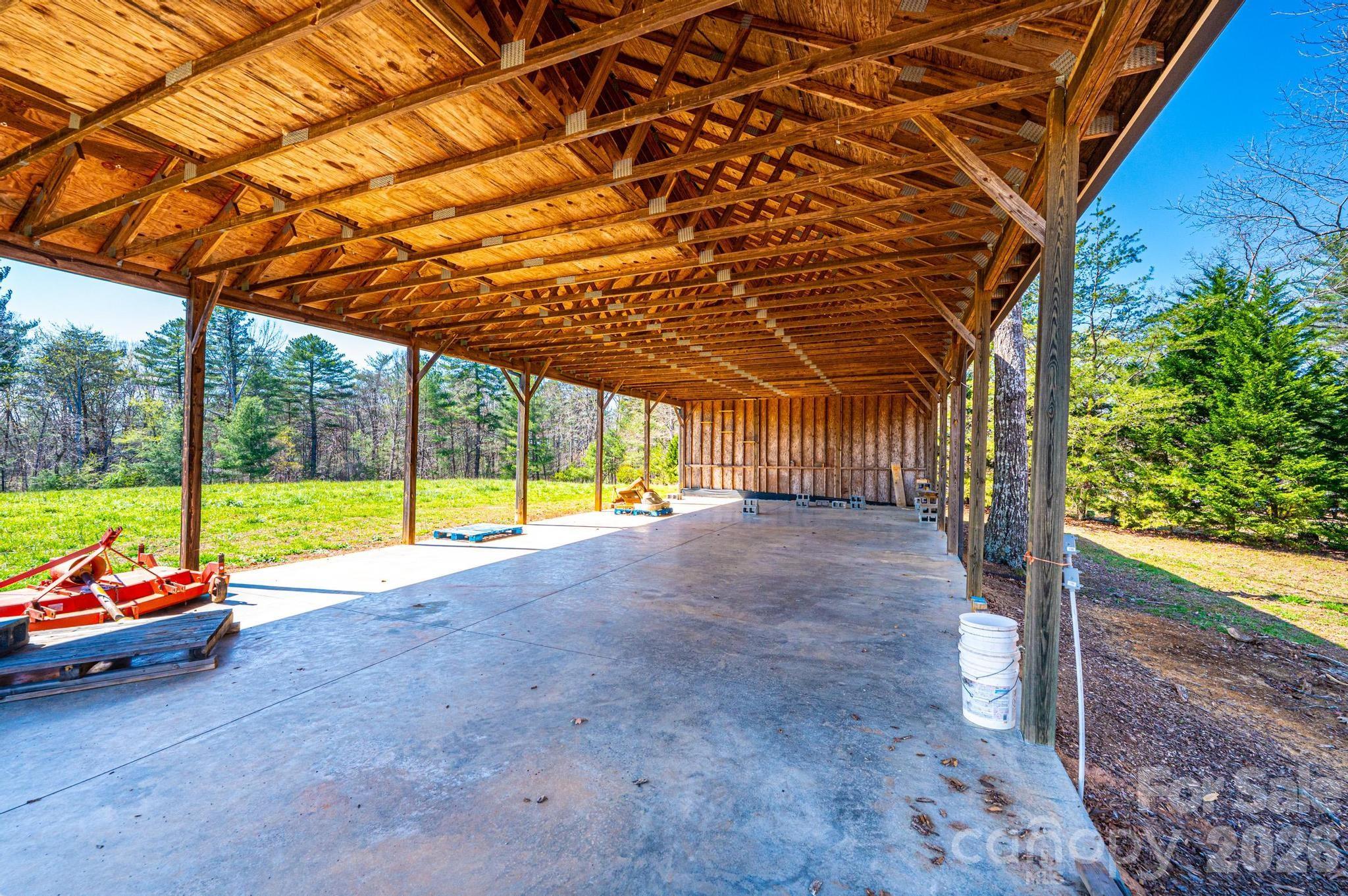 main property photo 18