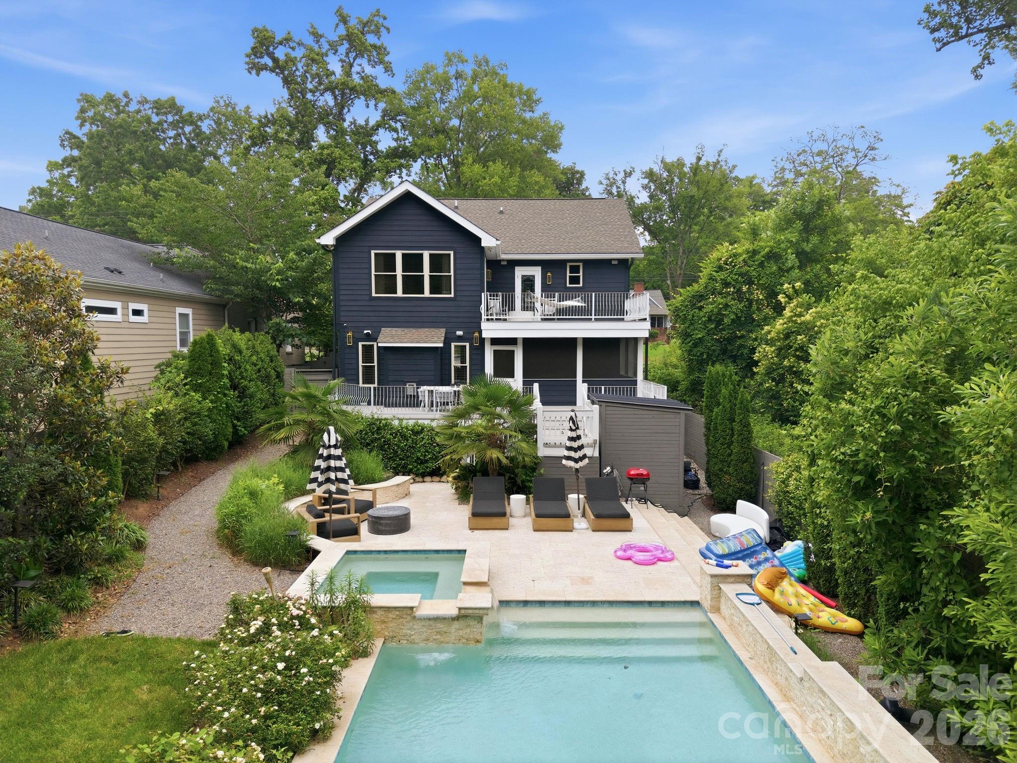main property photo 40