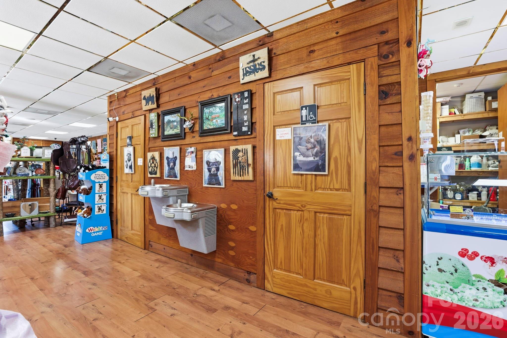 main property photo 11