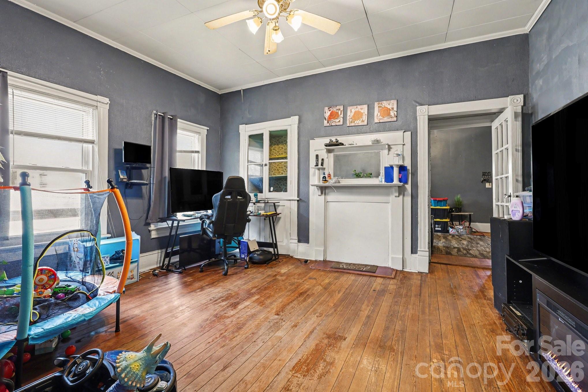 main property photo 6