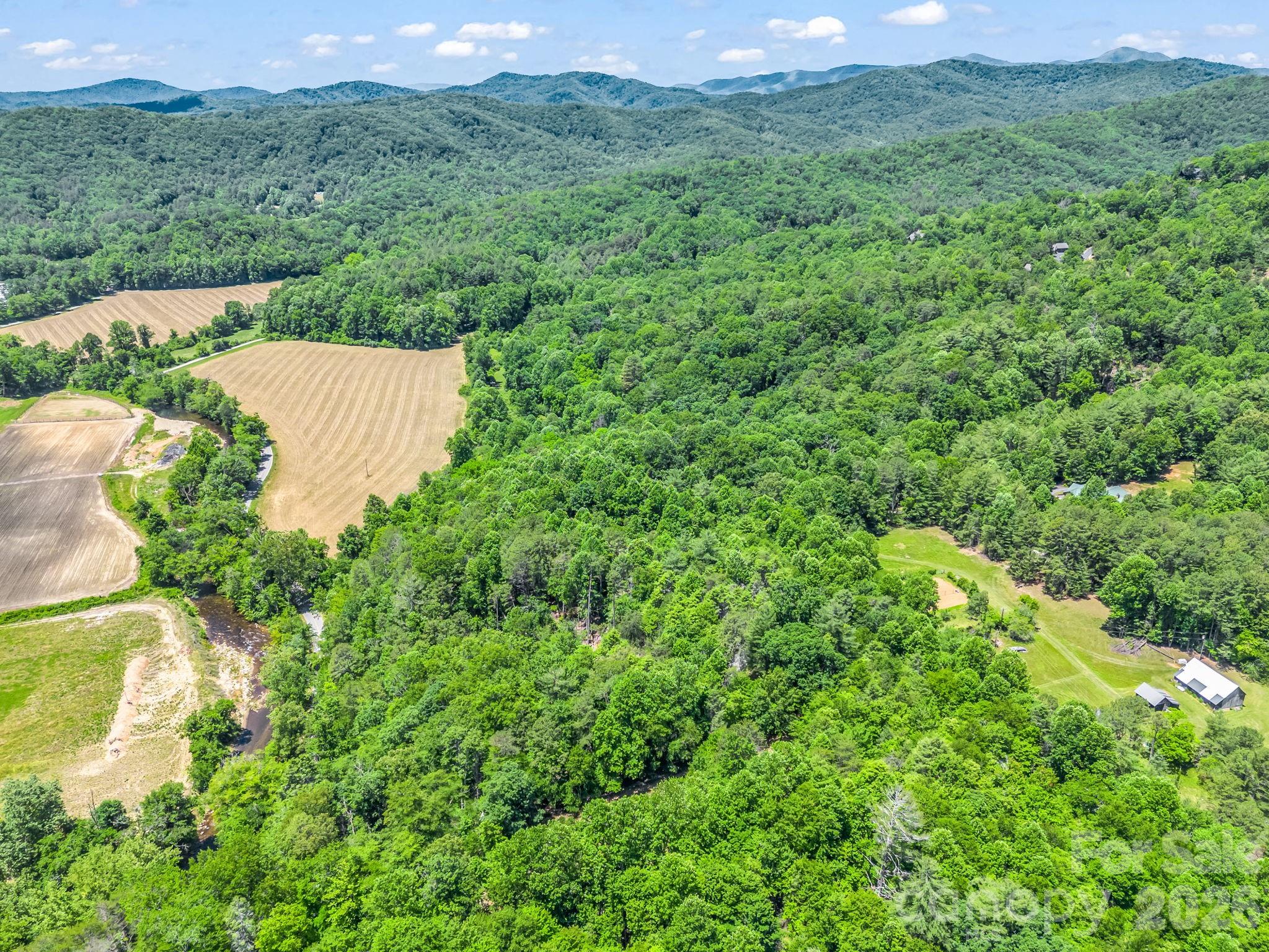 main property photo 40
