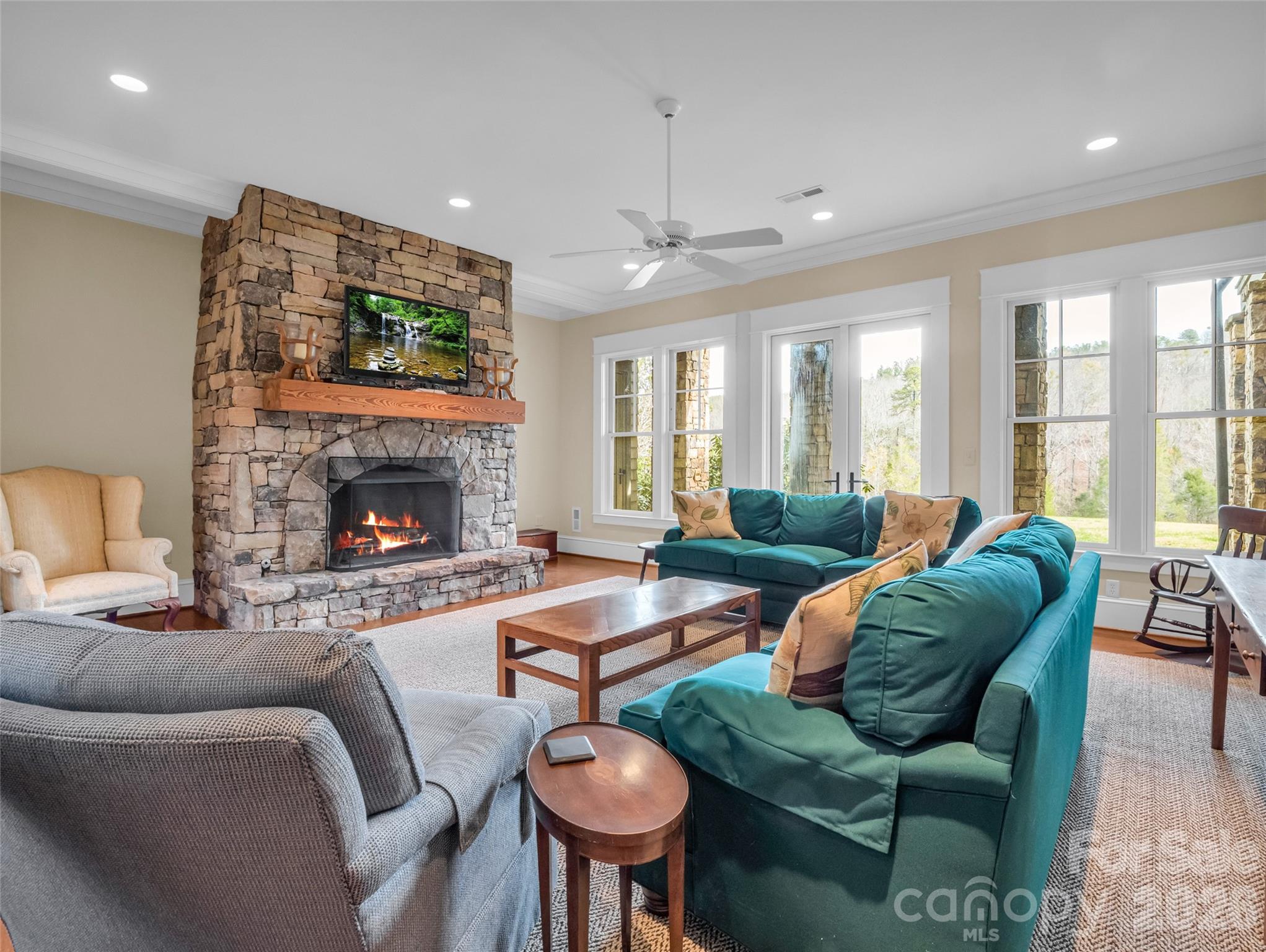 main property photo 25