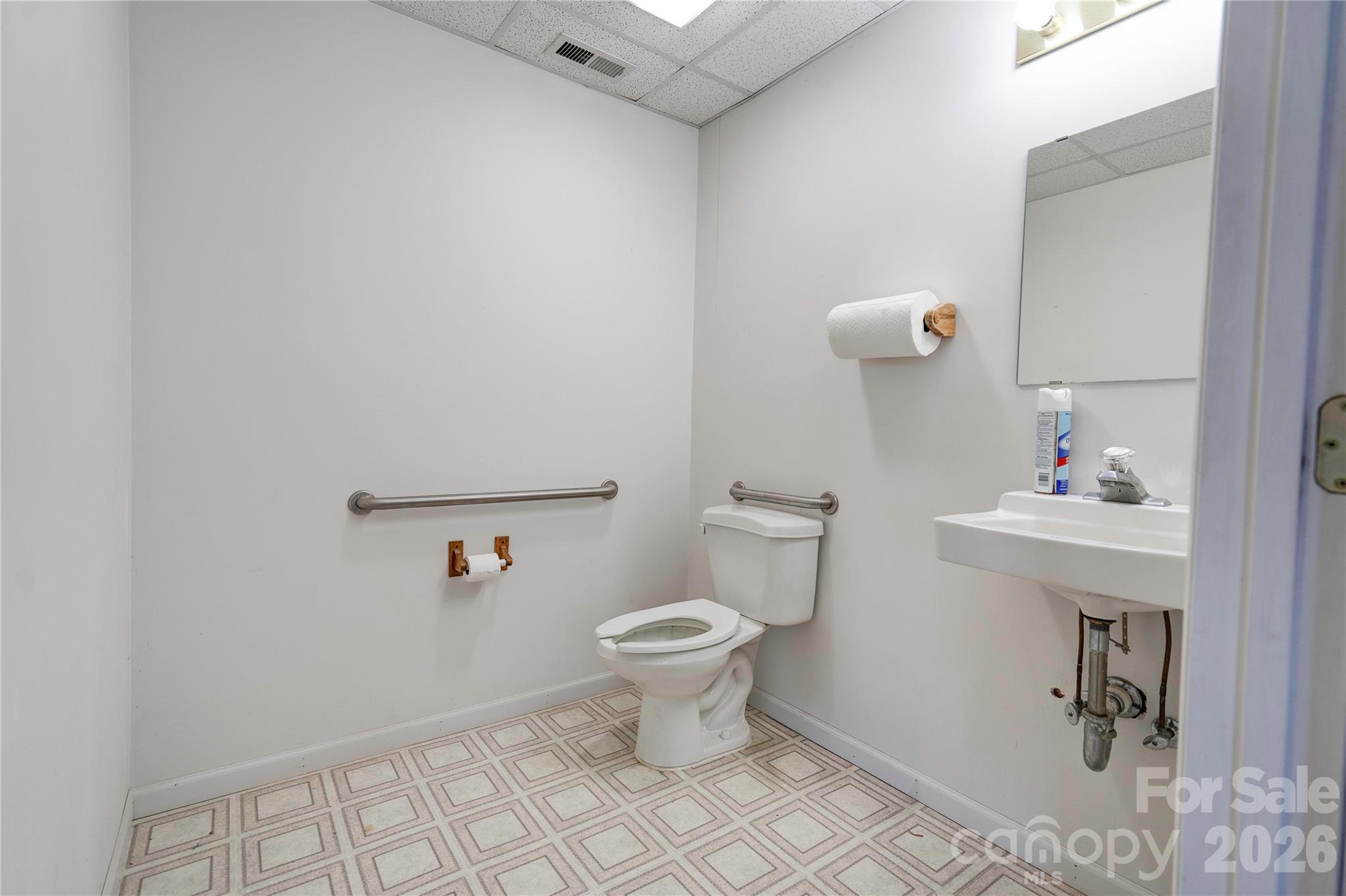 main property photo 10