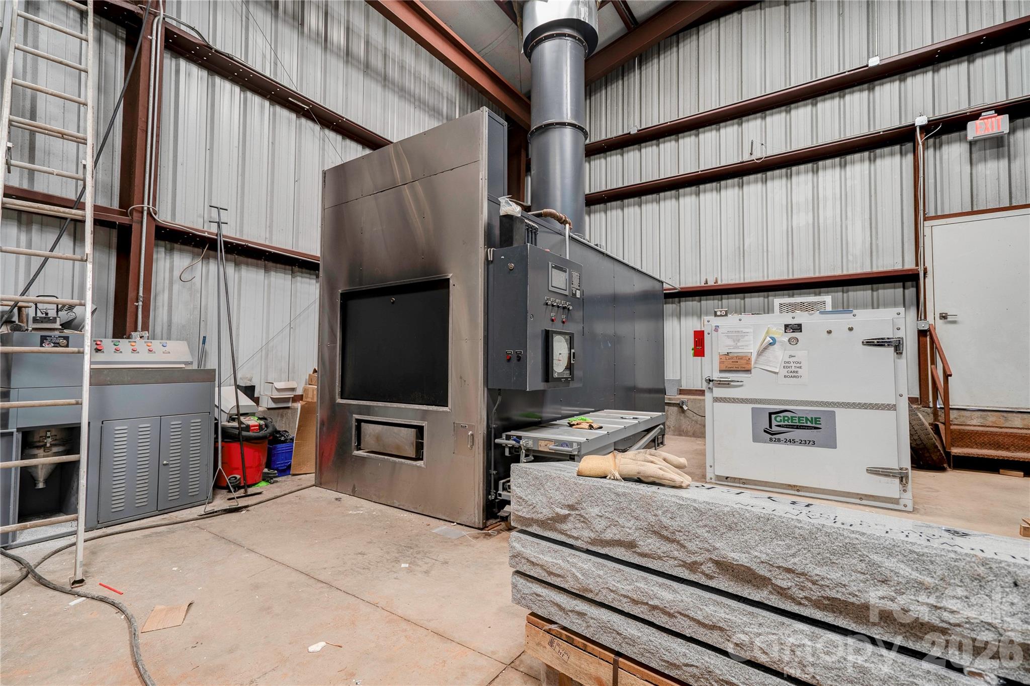 main property photo 25