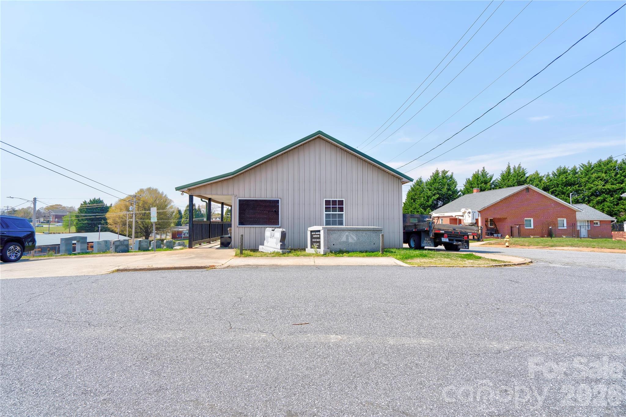 main property photo 29