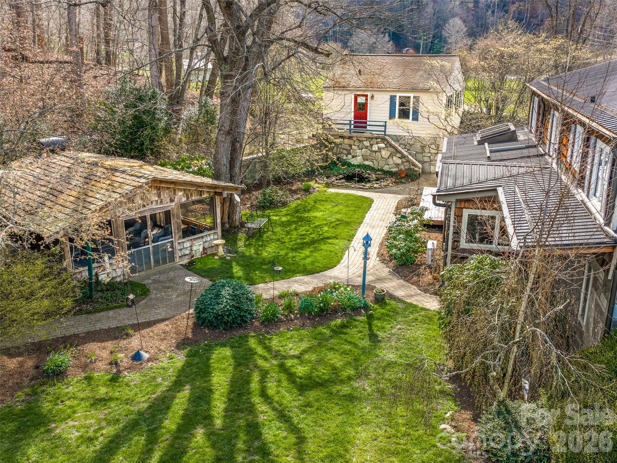 main property photo 34