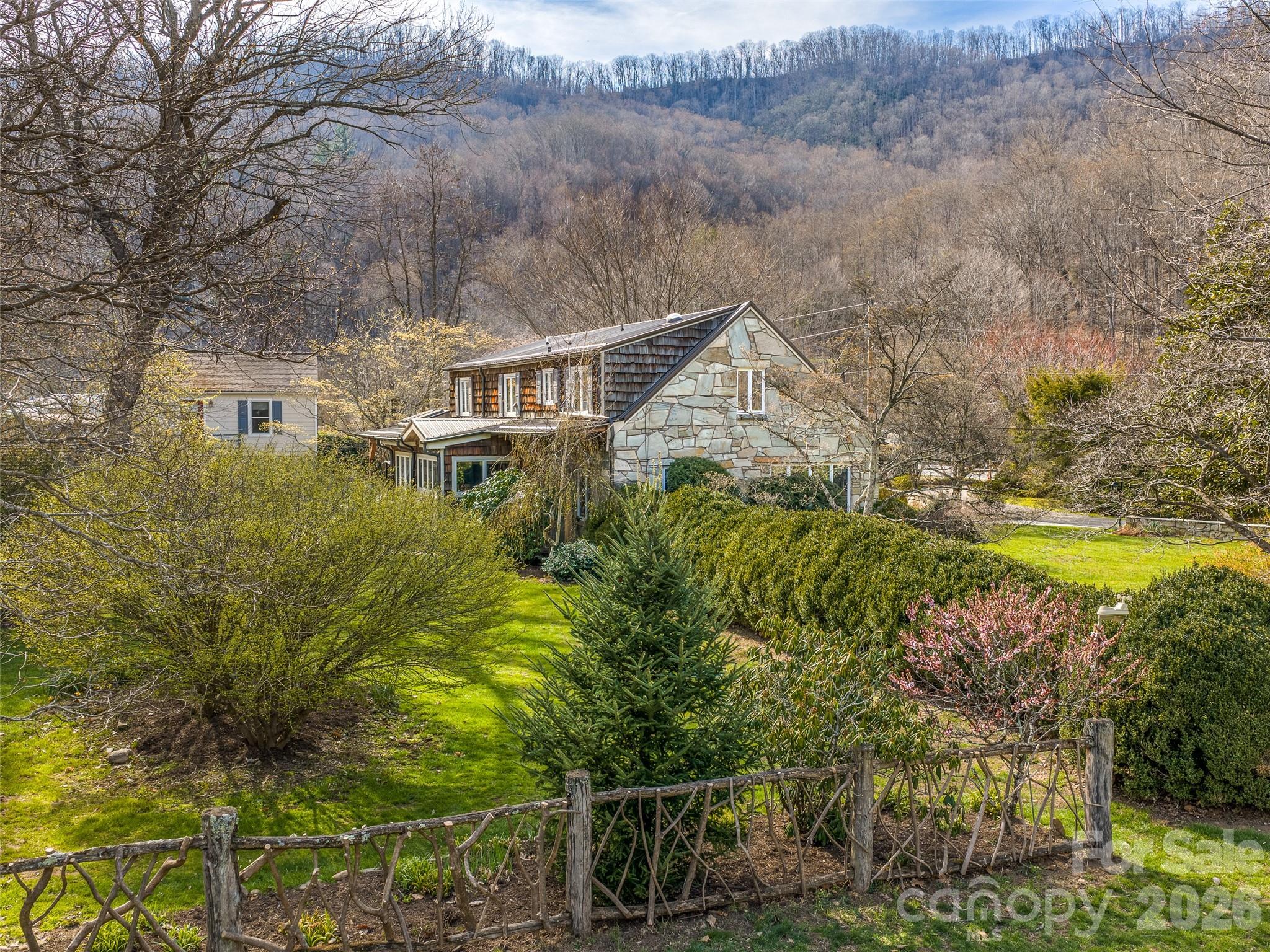 main property photo 37