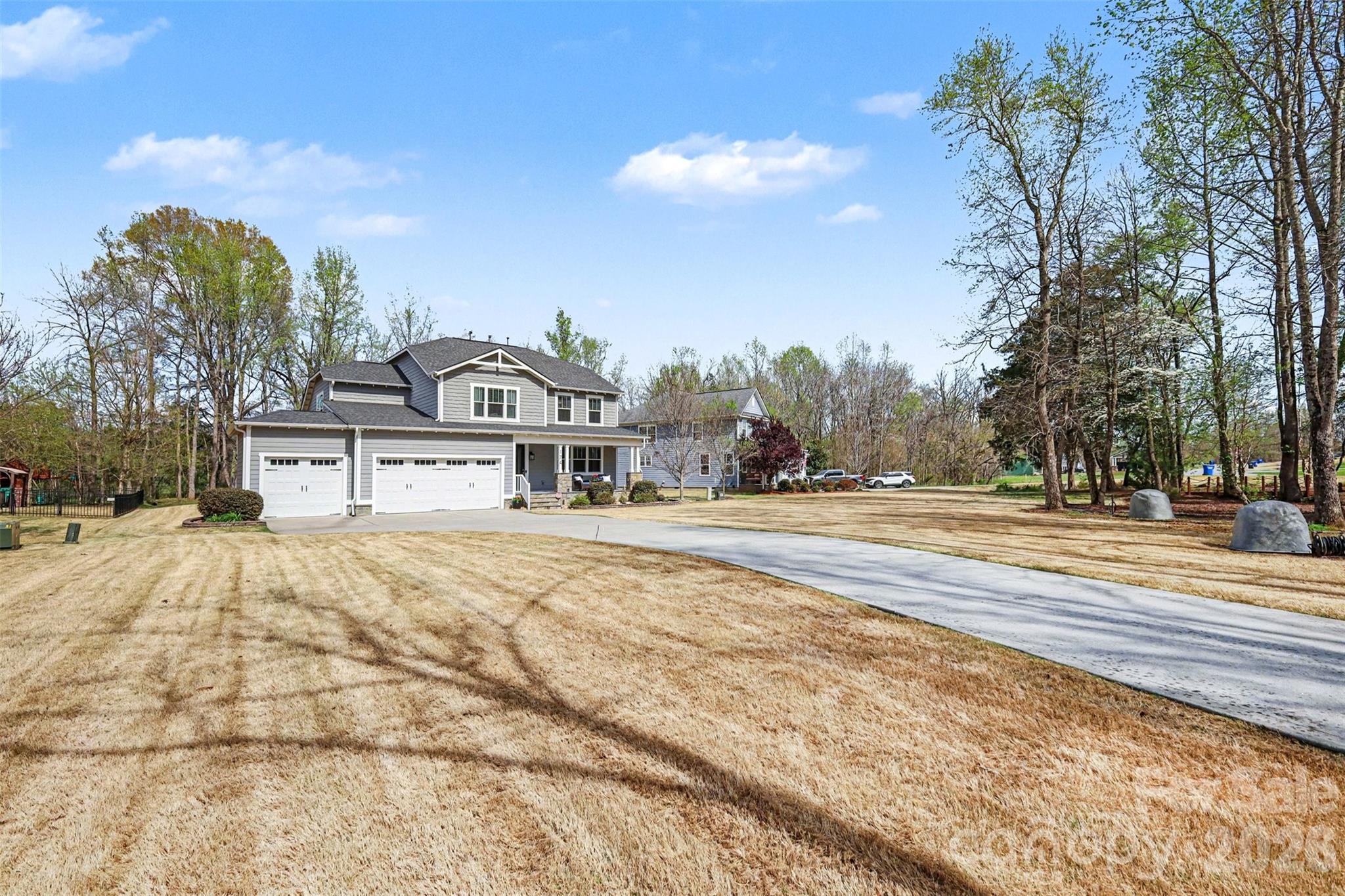 main property photo 4