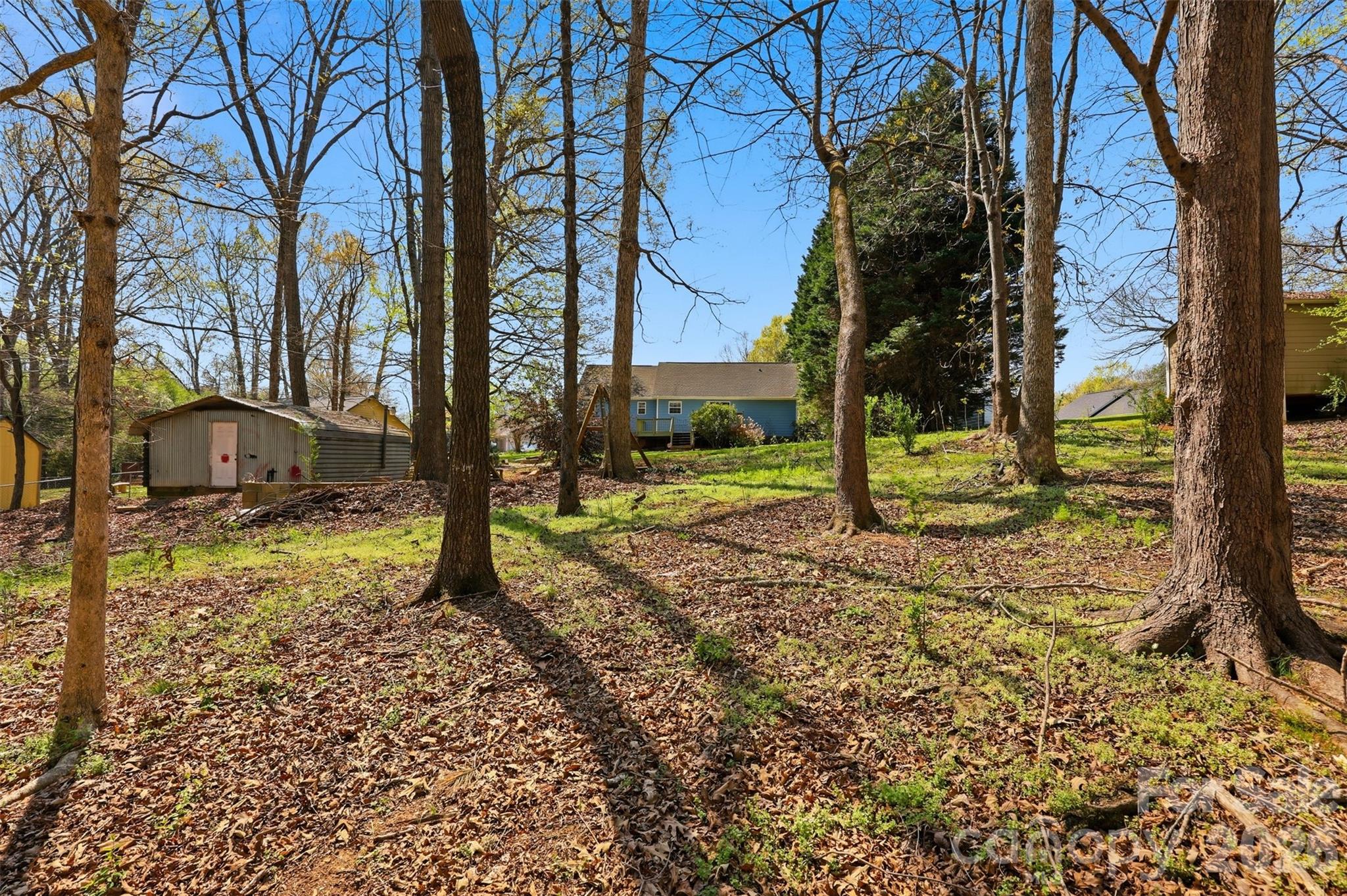 main property photo 28