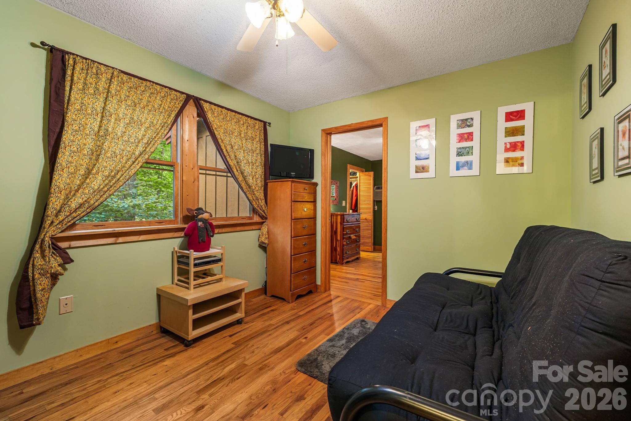 main property photo 17