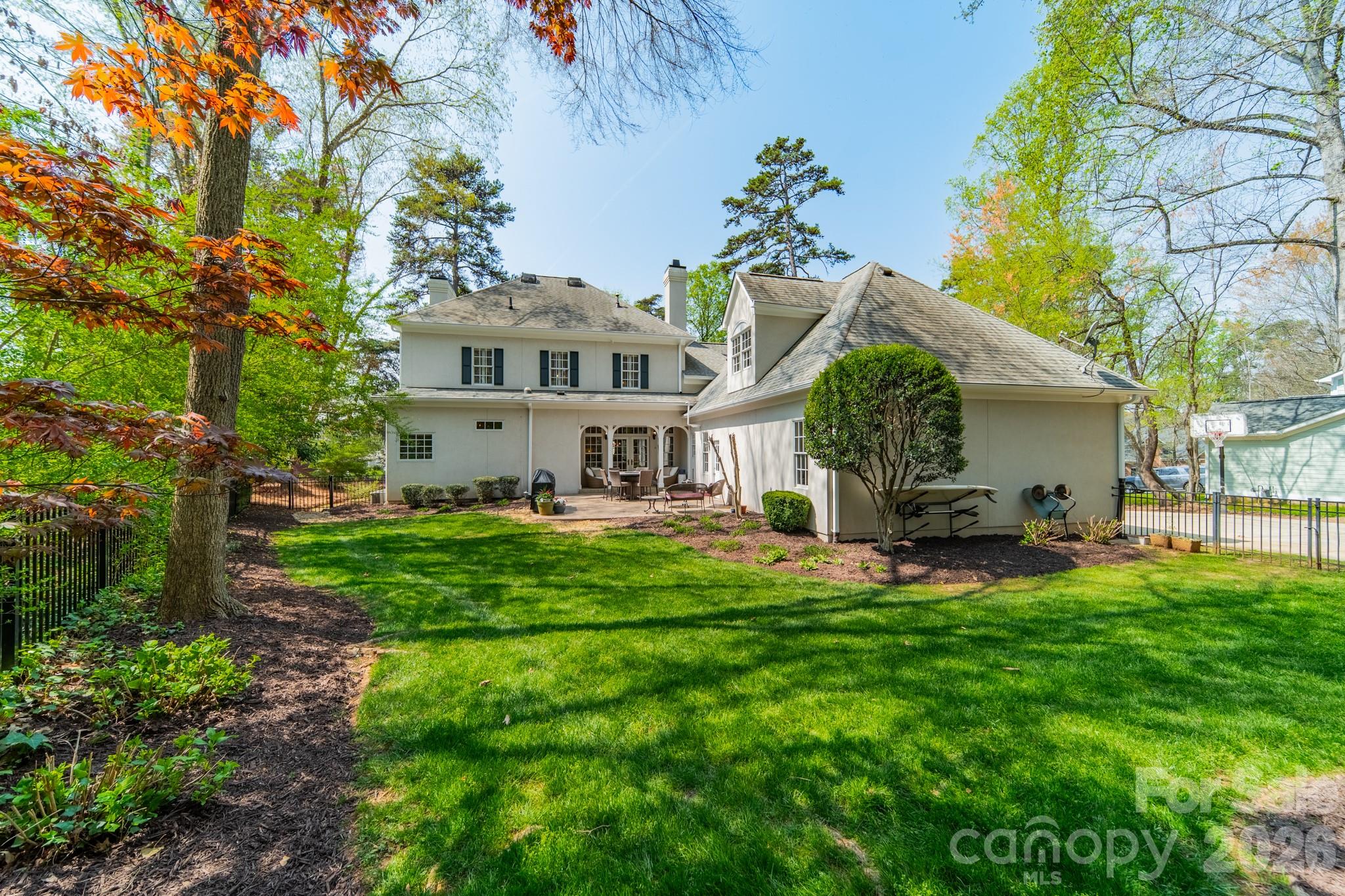 main property photo 9
