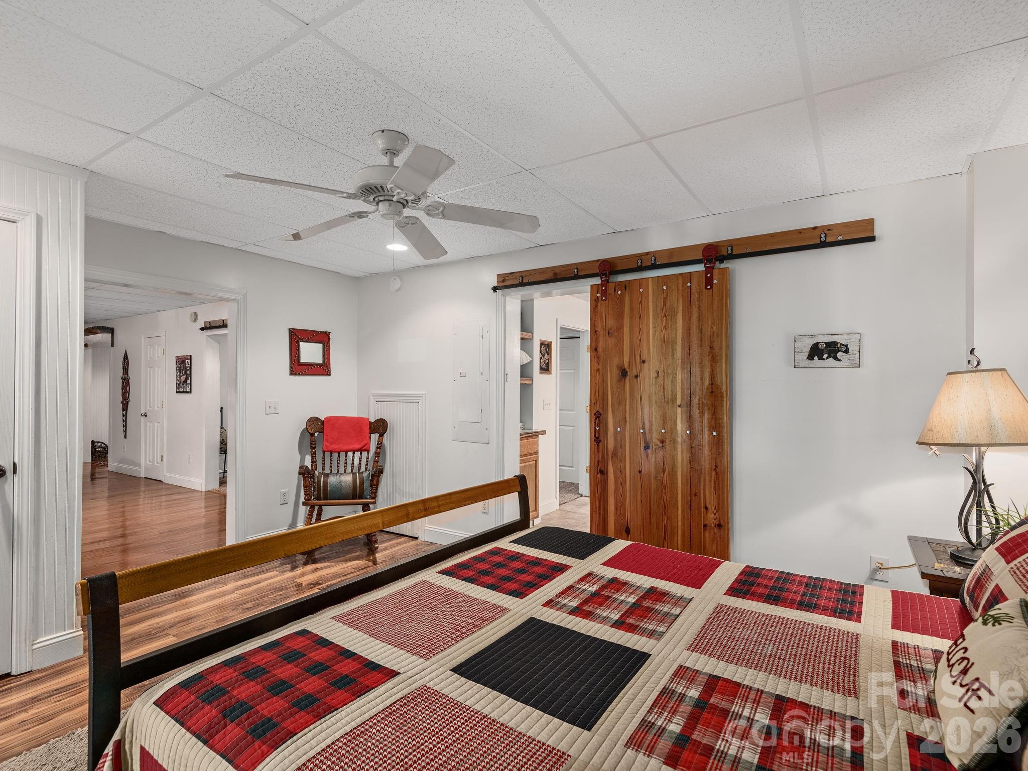 main property photo 27