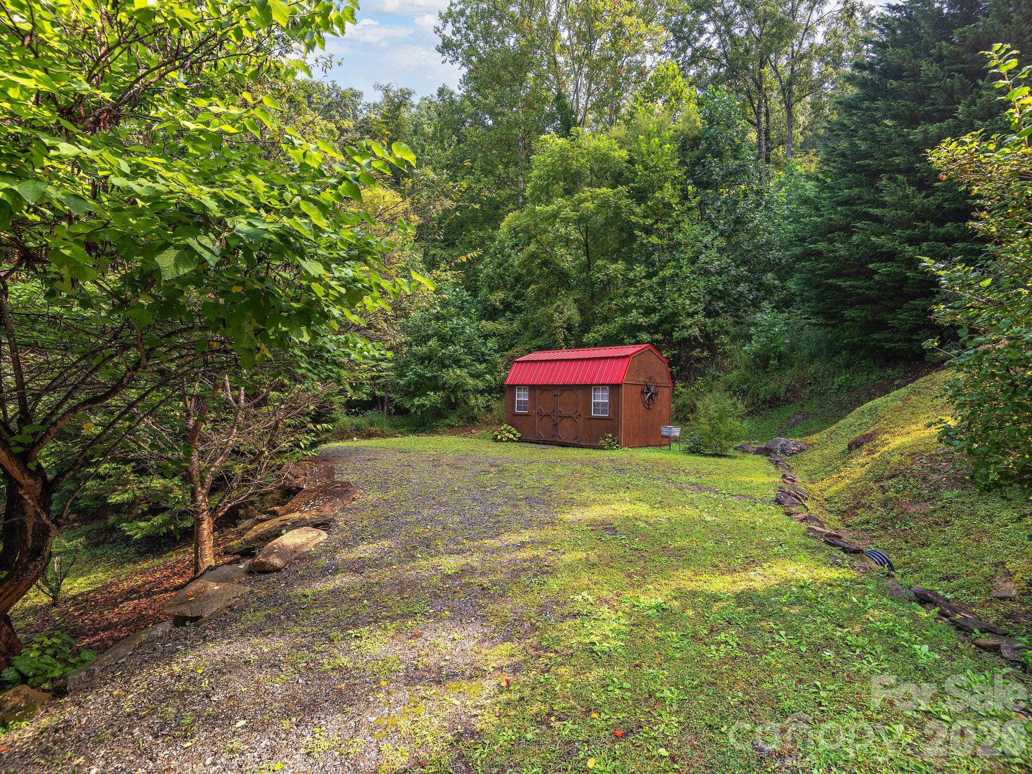 main property photo 33