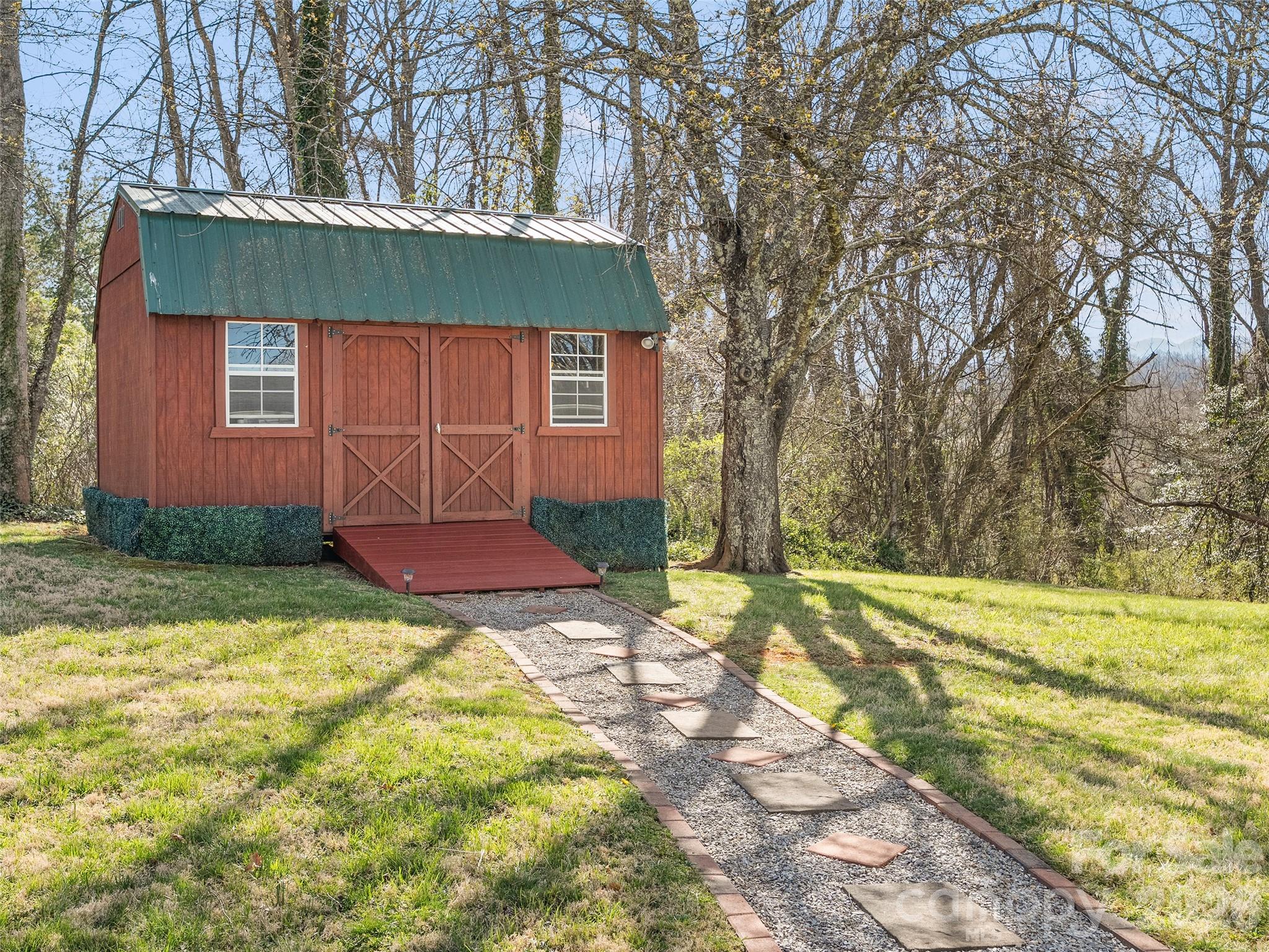 main property photo 25