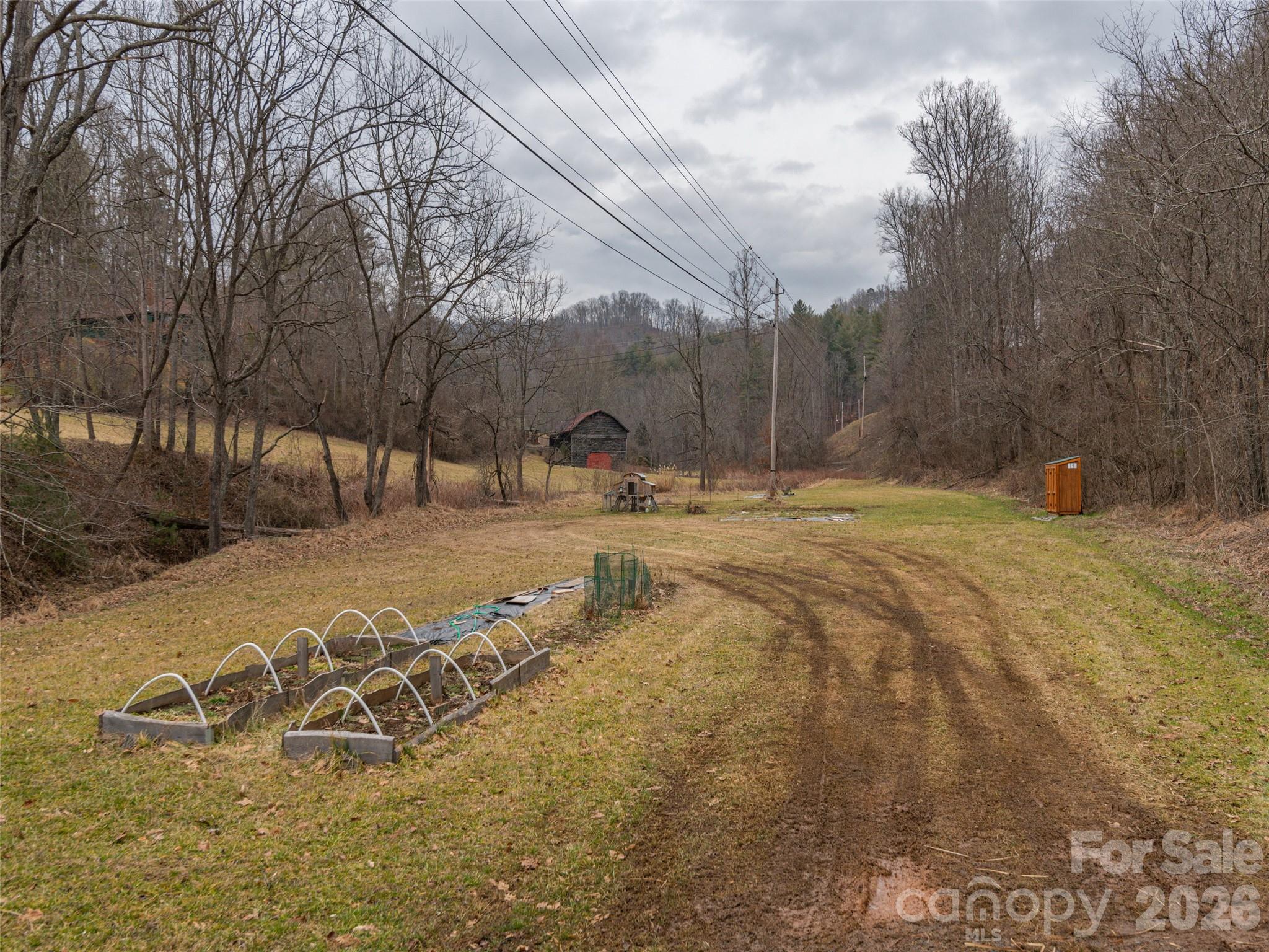 main property photo 14