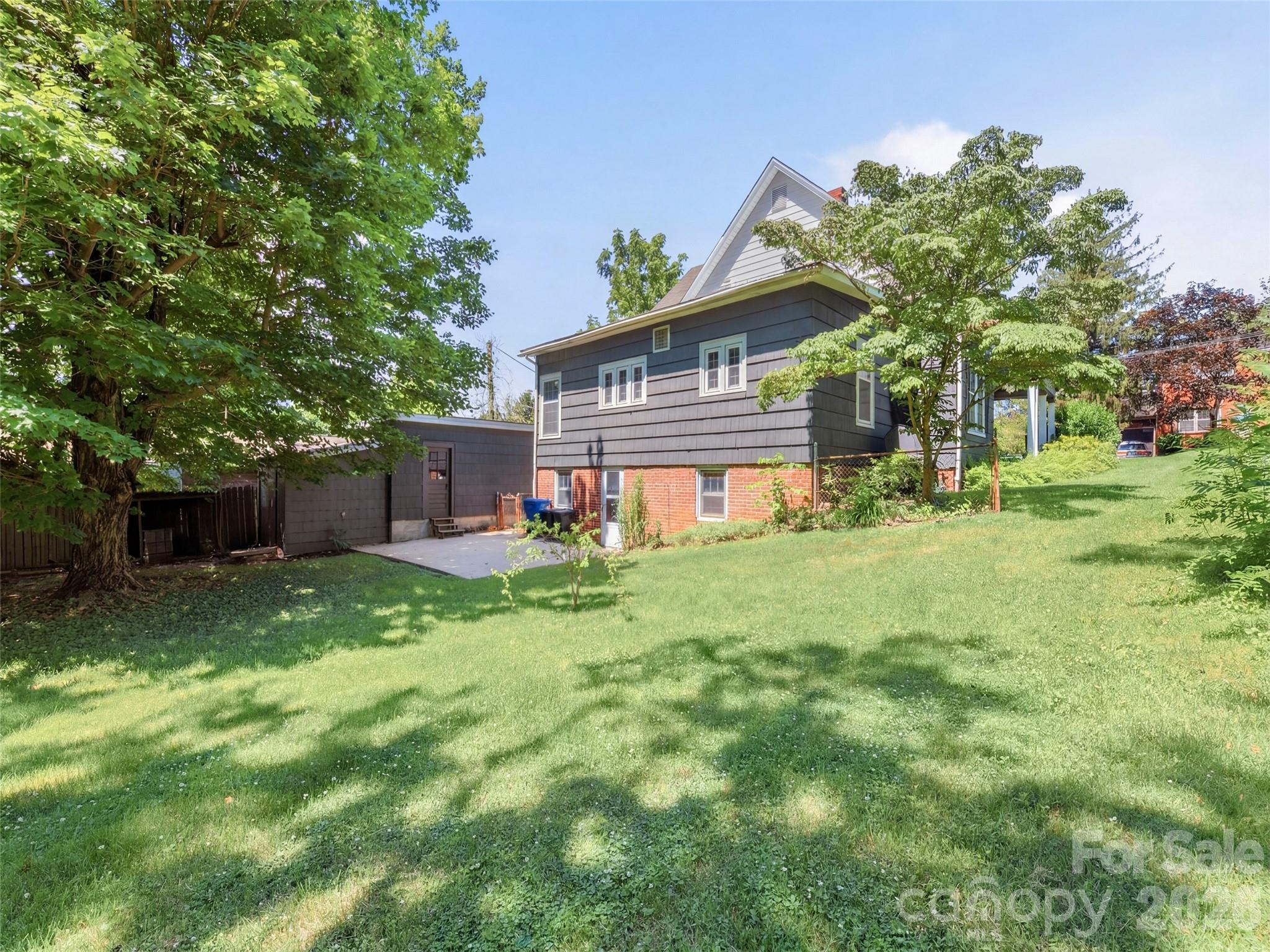 main property photo 5