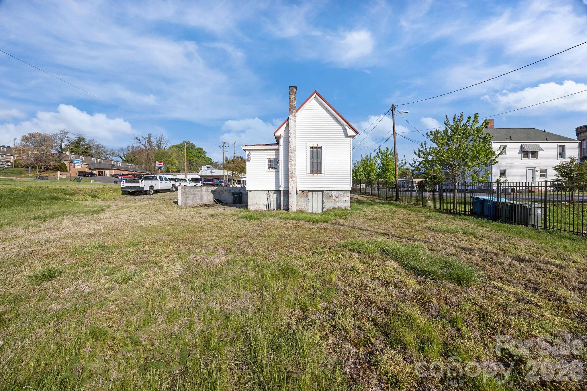 main property photo 7