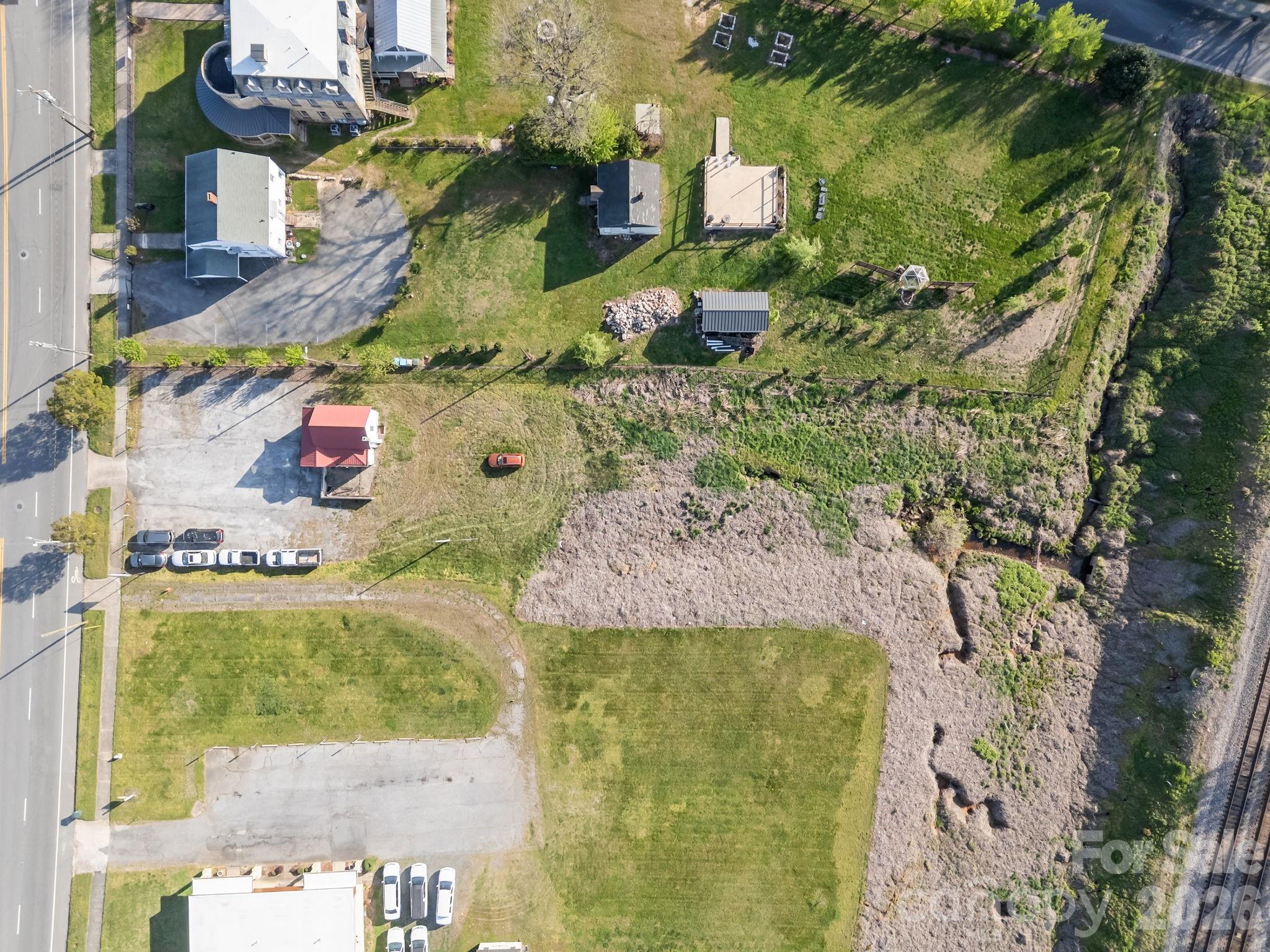 main property photo 9