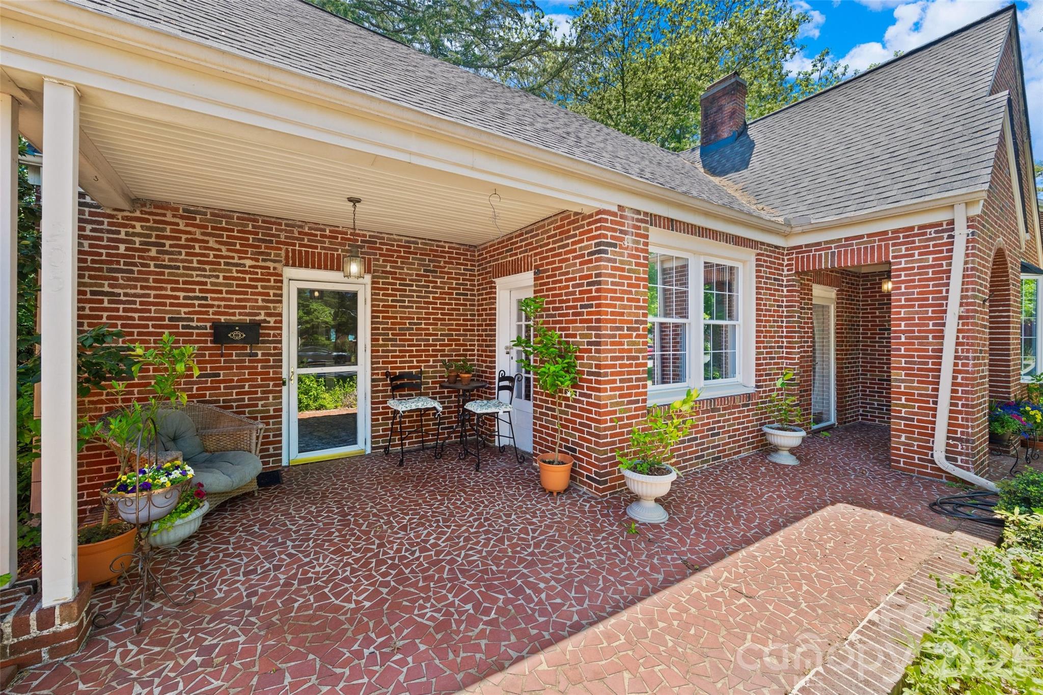 main property photo 40