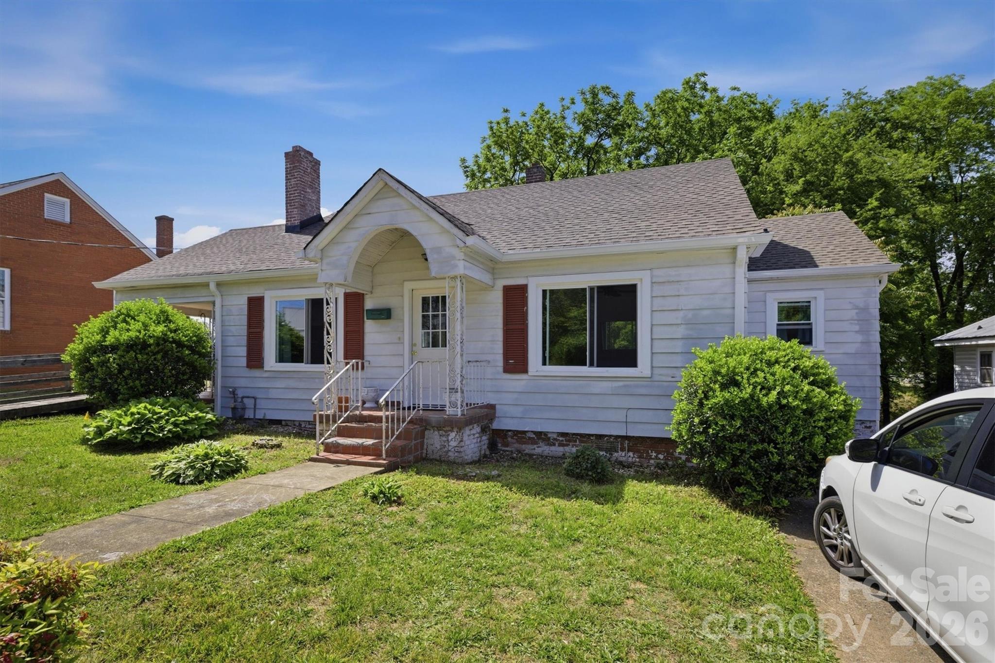 main property photo 3