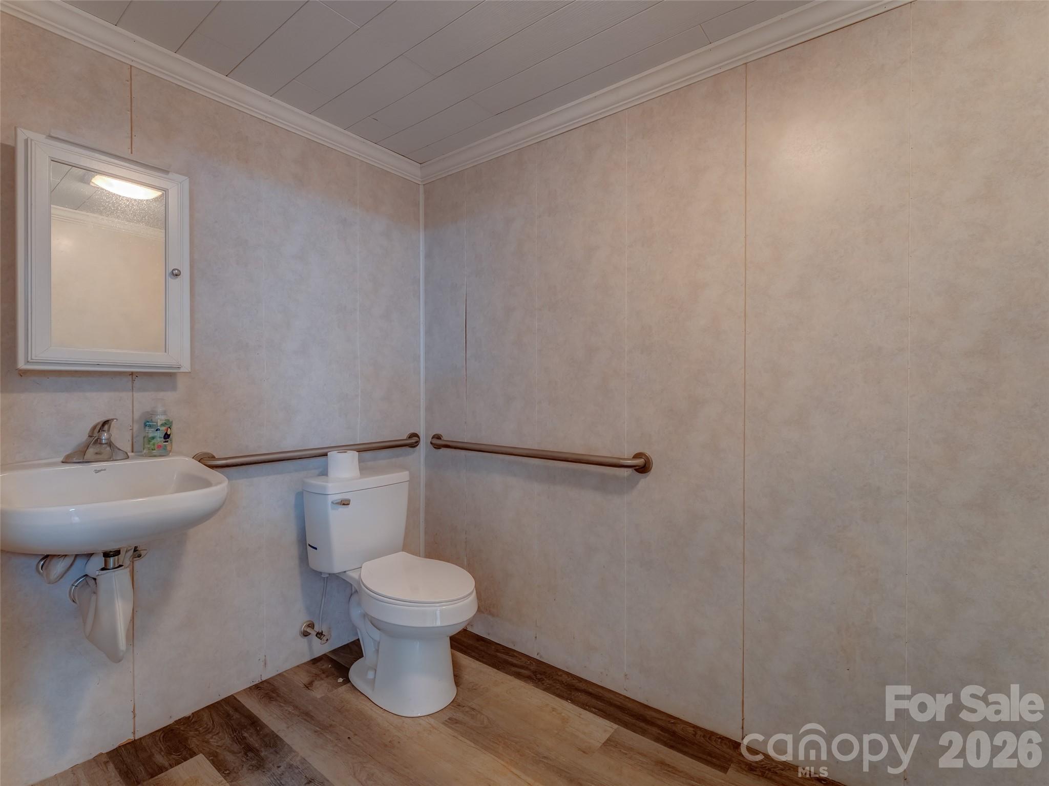 main property photo 26