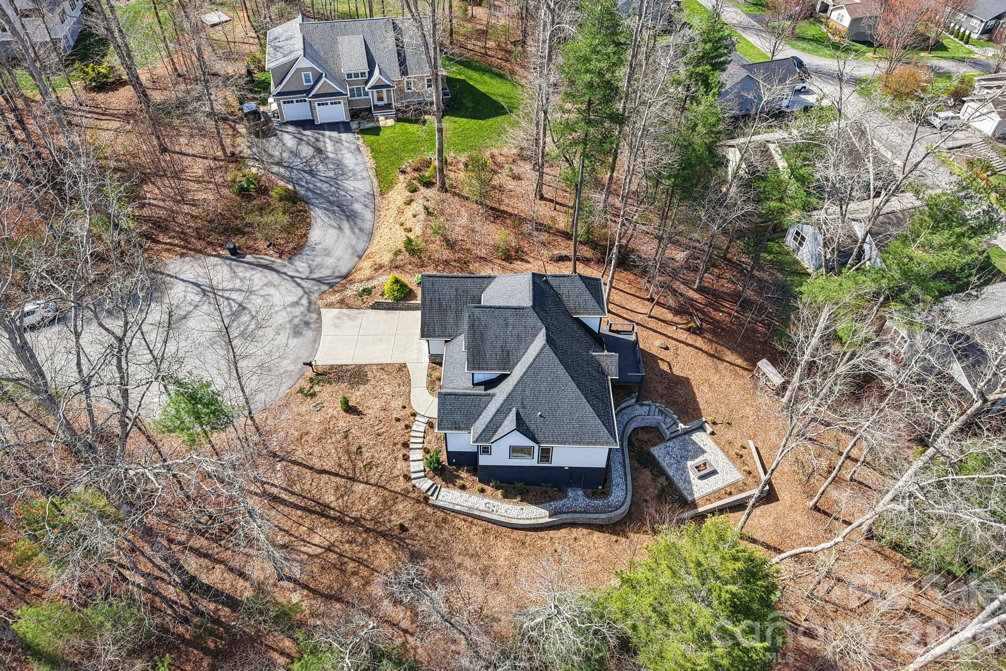 main property photo 40