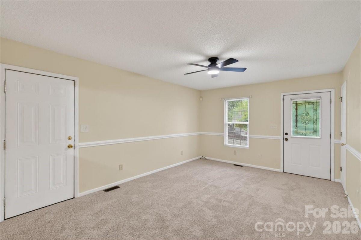 property viewer photo 3
