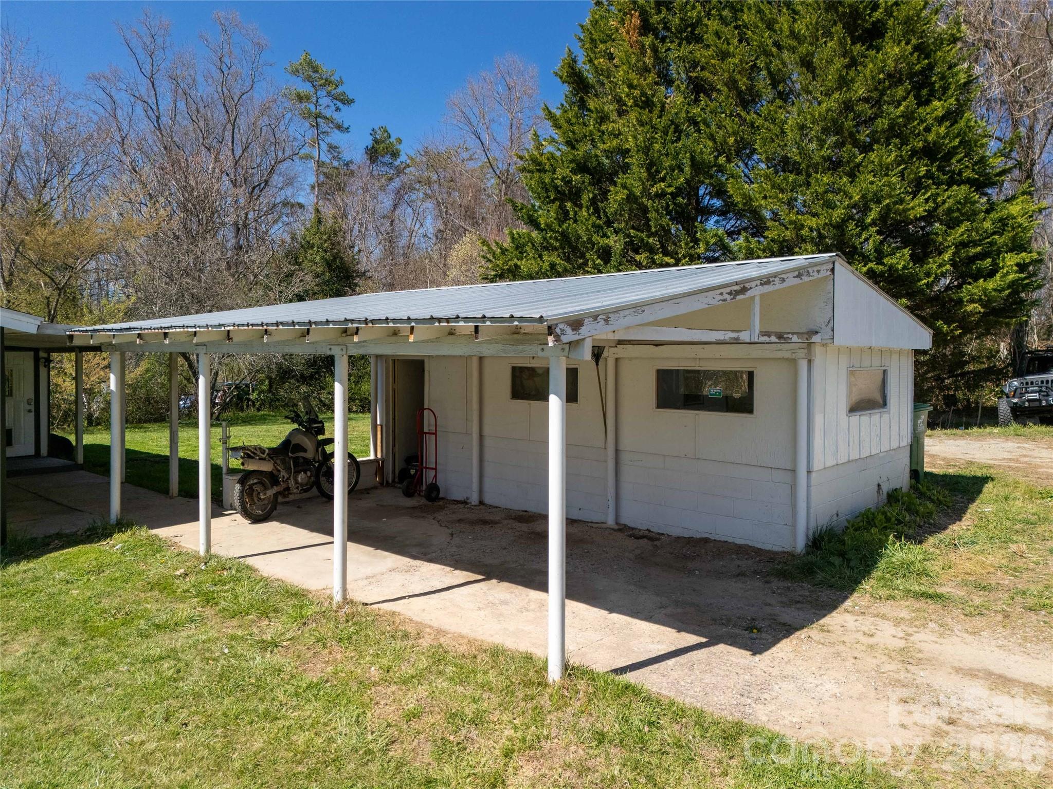 main property photo 5