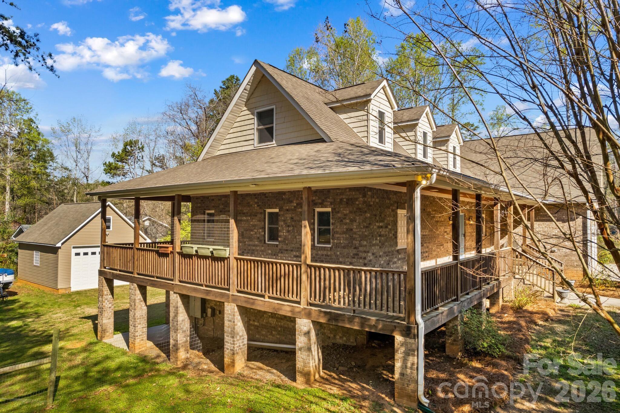 main property photo 30