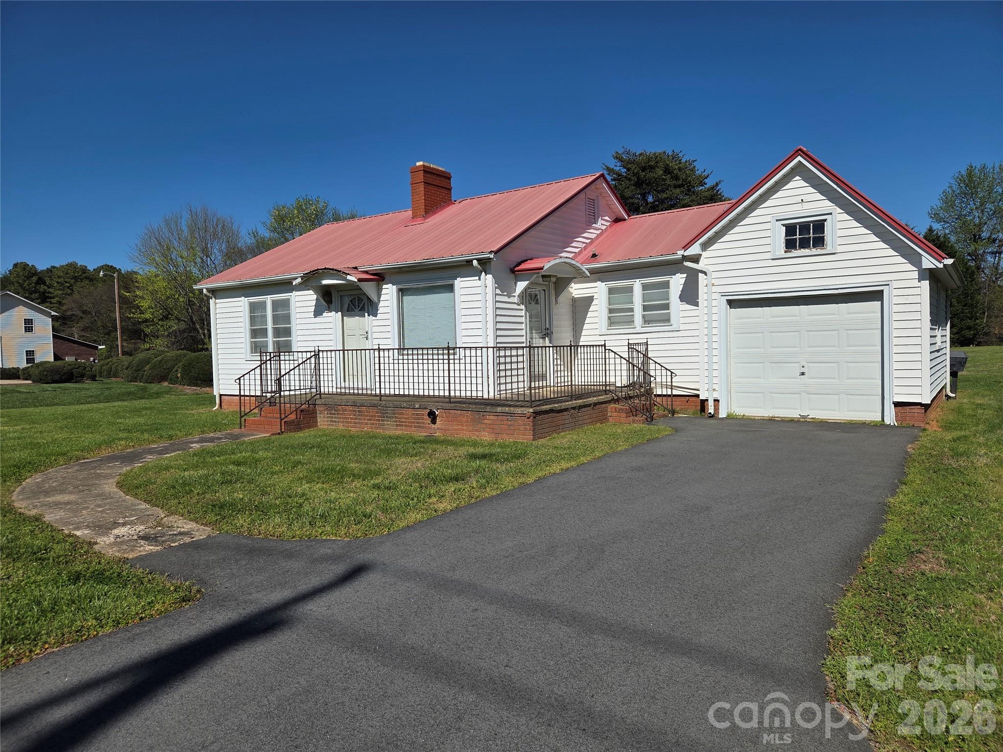 main property photo 3