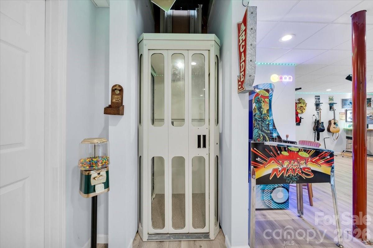 main property photo 31