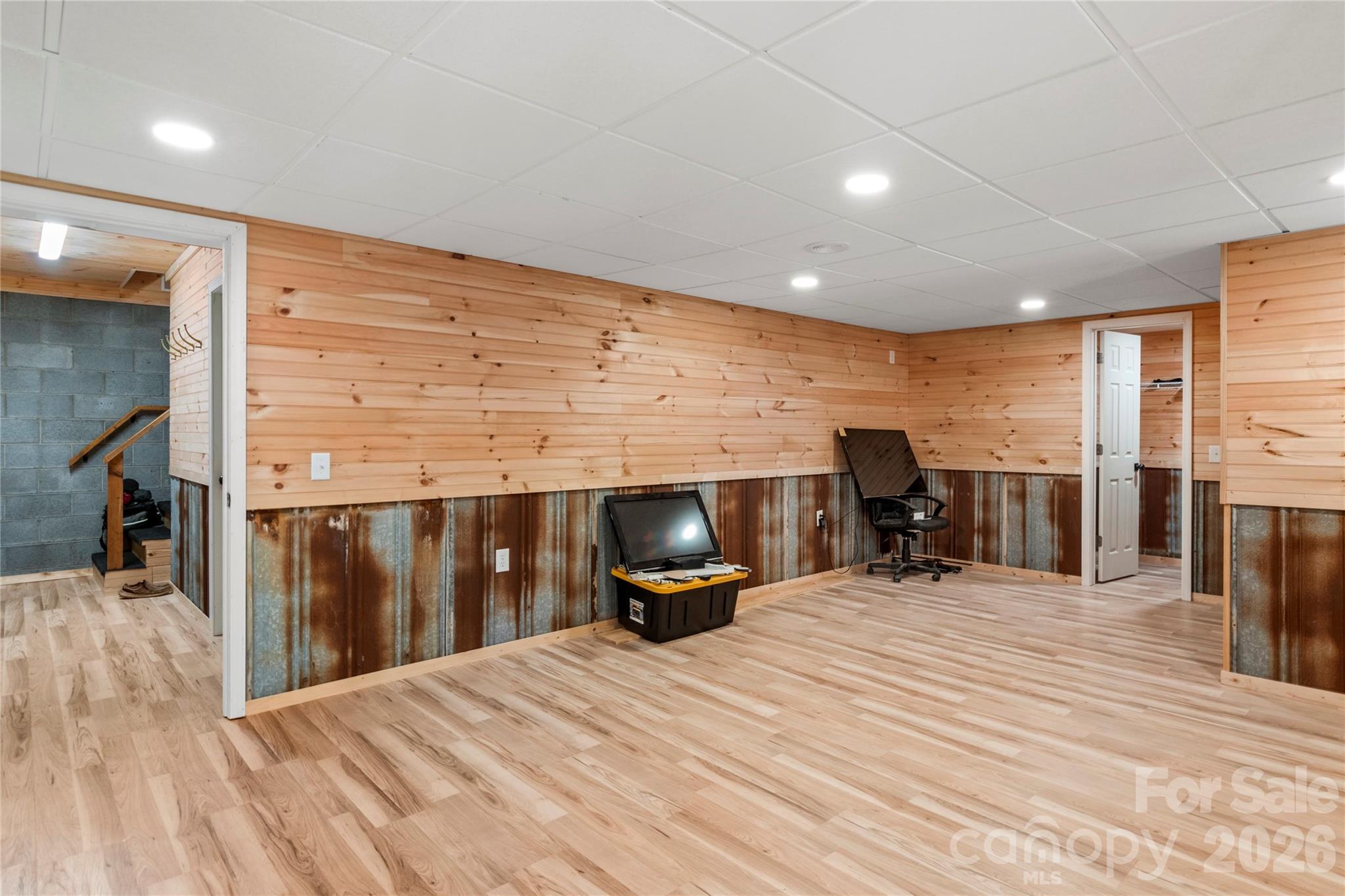 main property photo 41