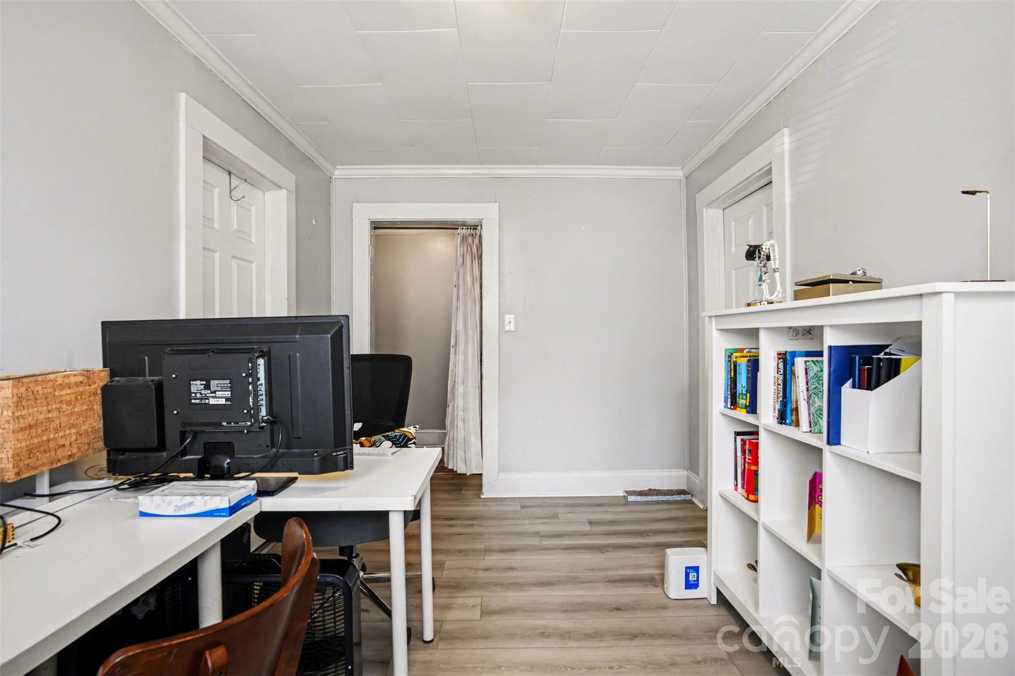 main property photo 12