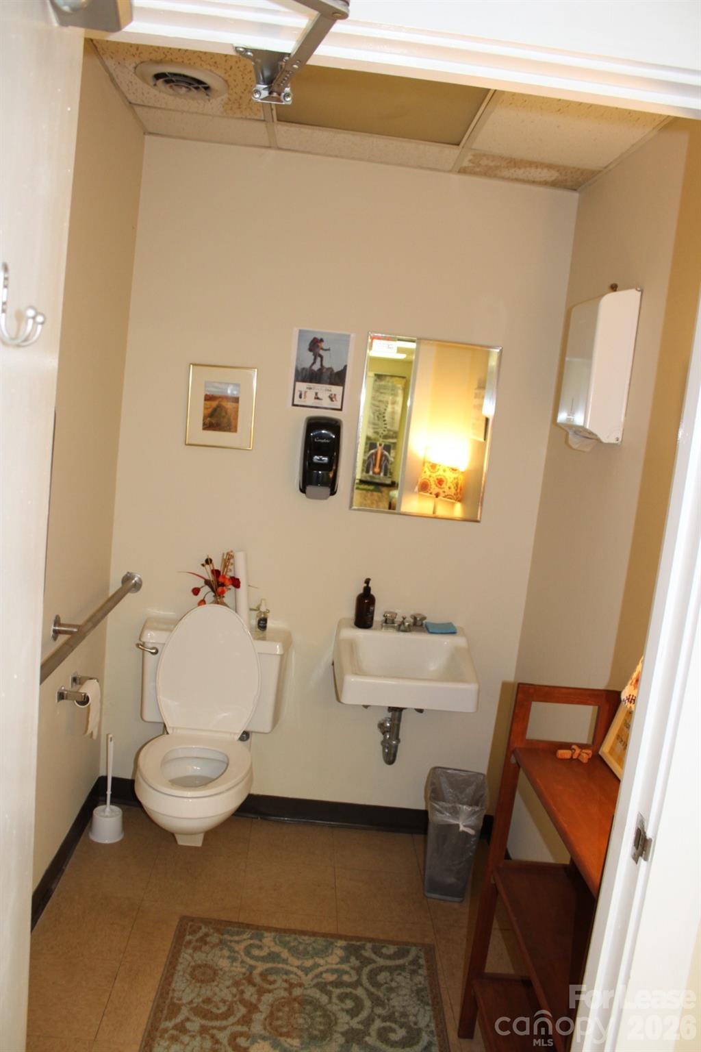 main property photo 24