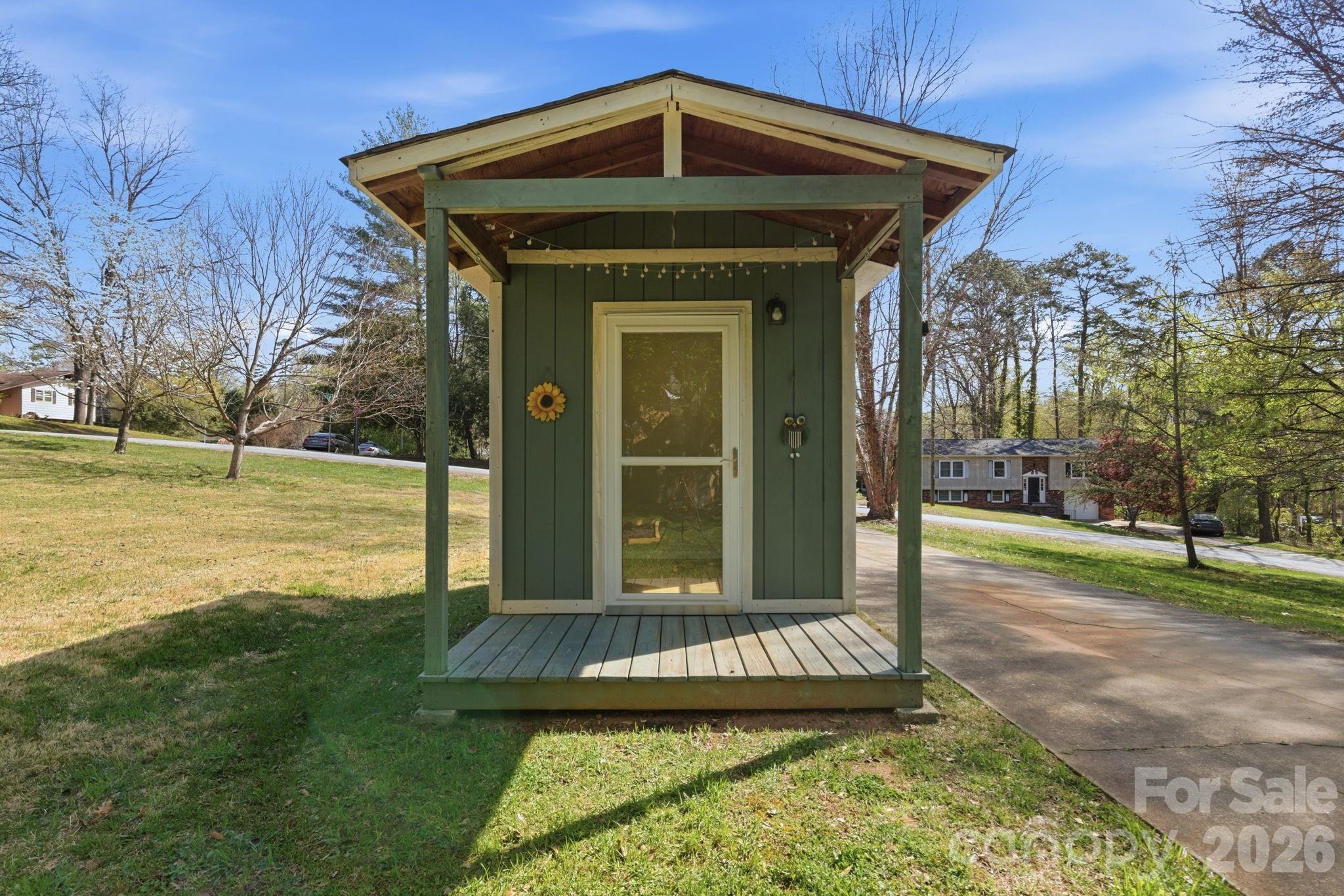 main property photo 14