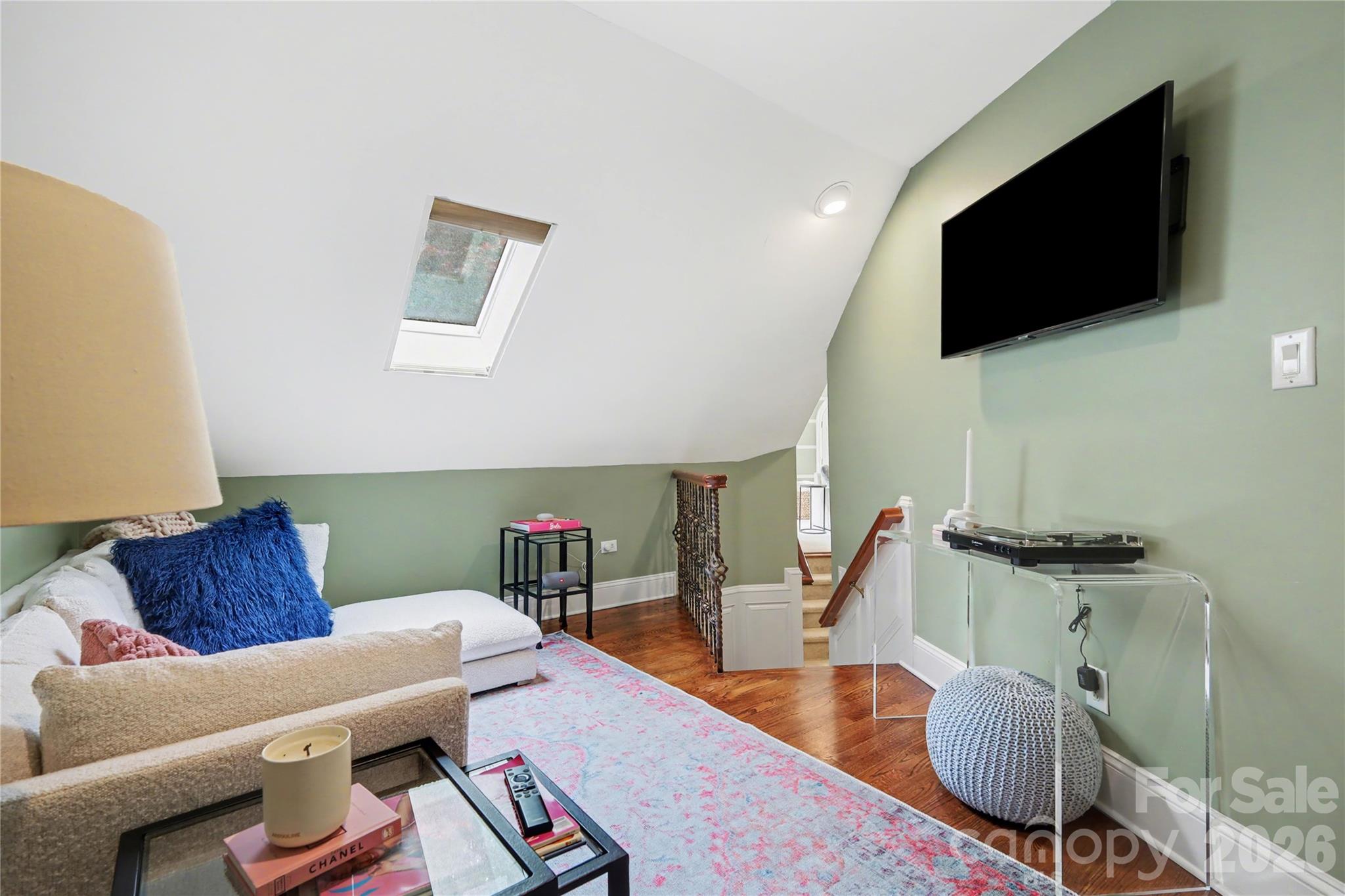 property viewer photo 17