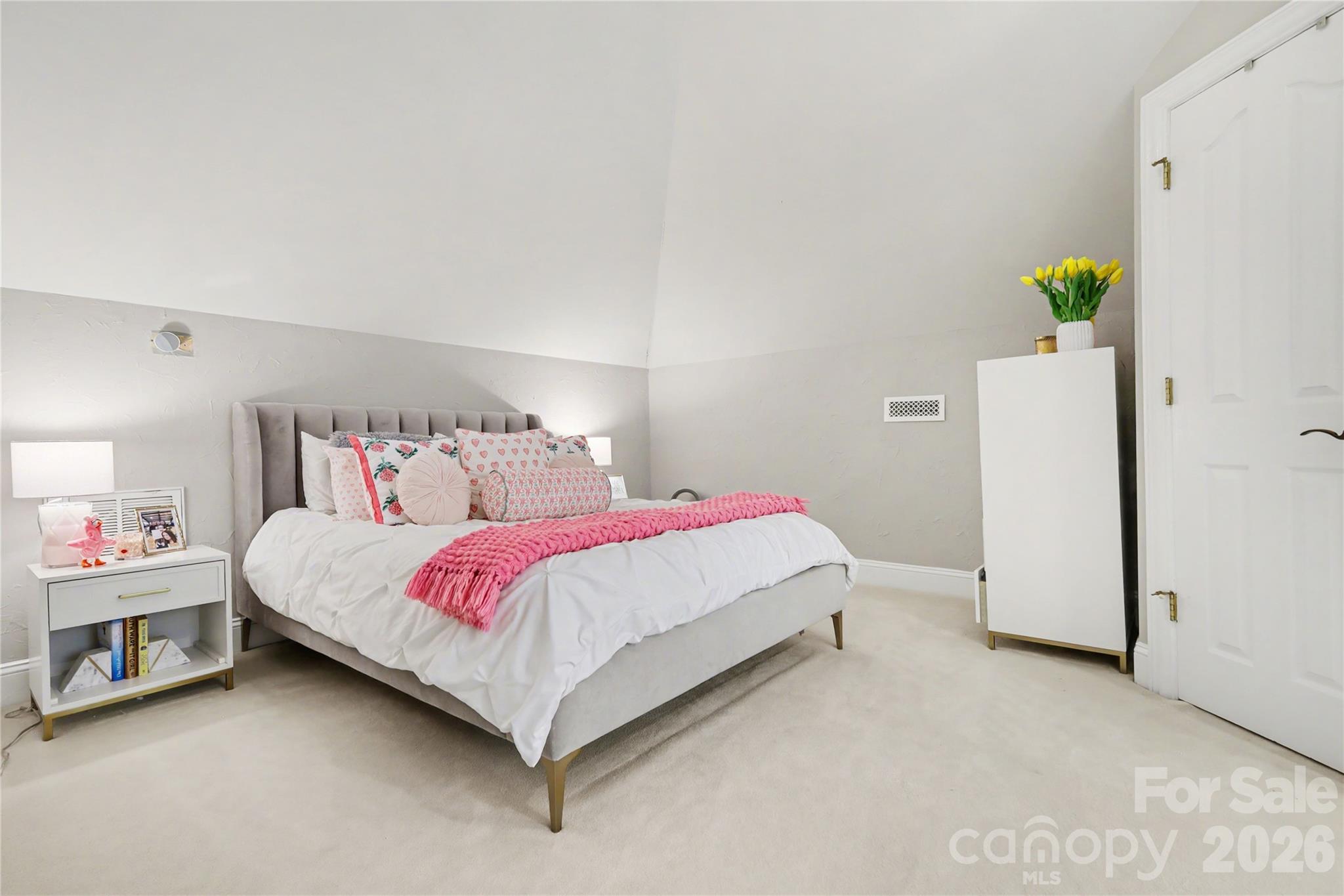 property viewer photo 18