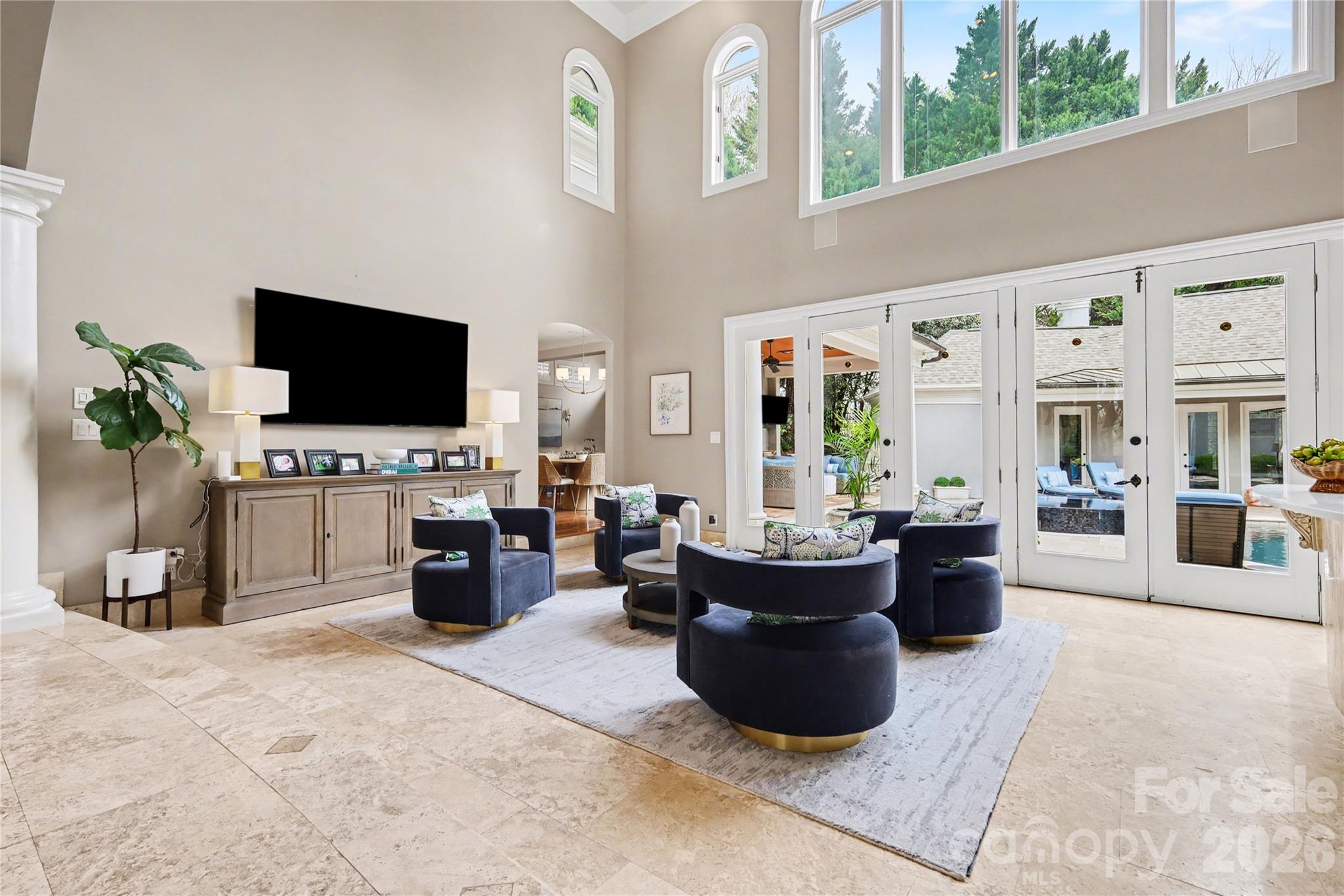 property viewer photo 2